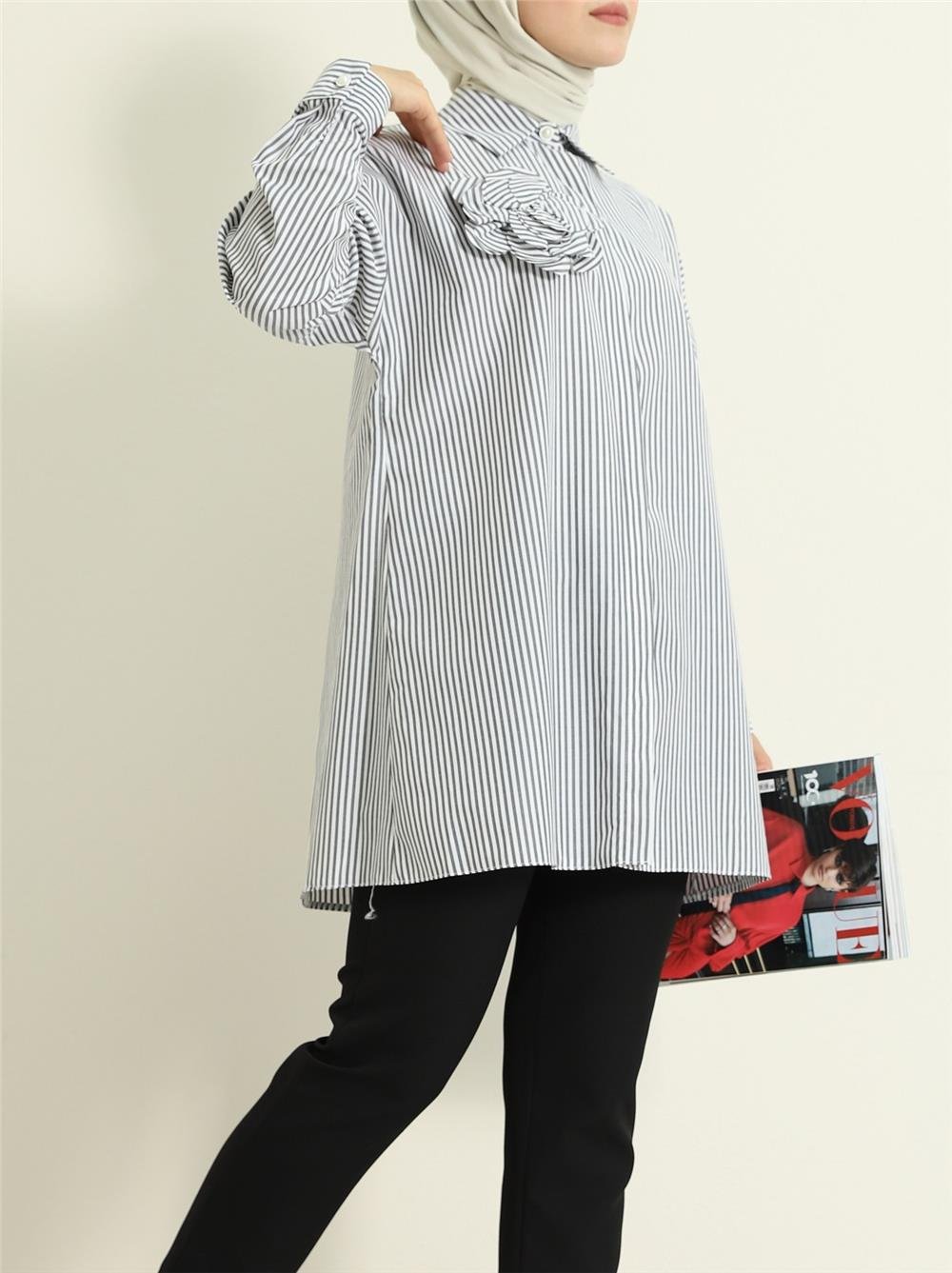 Pearl Button Striped Brooch Shirt -Black-111-22001-R01
