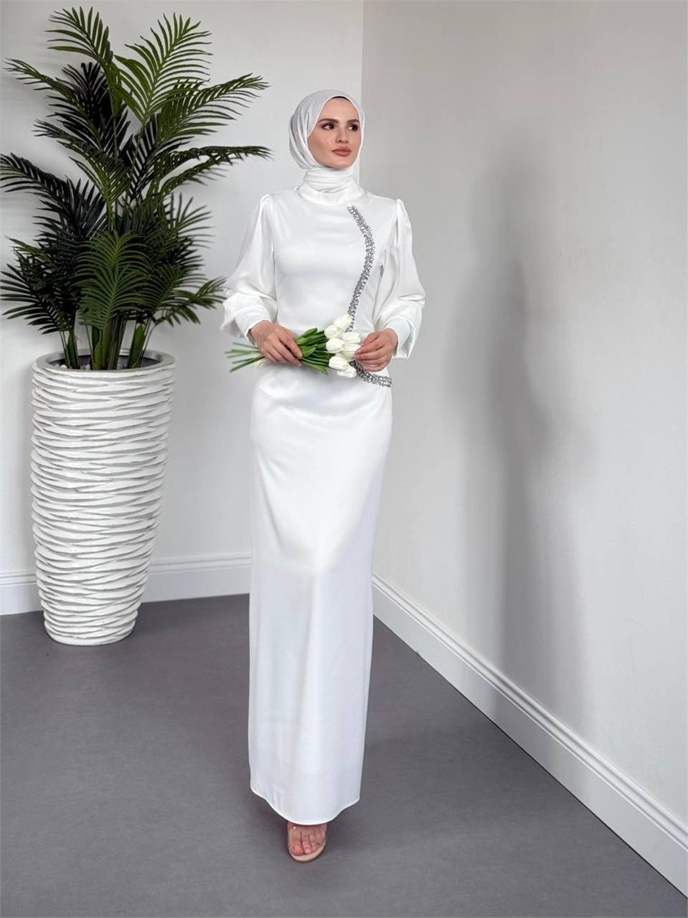 Kol Manşeti Fermuarlı Taş Detaylı Saten Abiye -Beyaz-386-6228-R02
