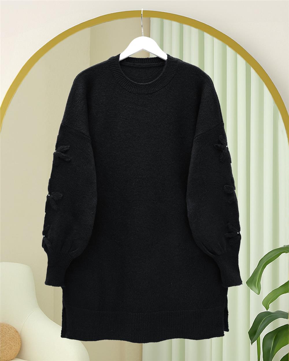 Kolu Çiçek Detaylı Yuvarlak Yaka Yumoş Triko Kazak -Siyah-295-4526-R01