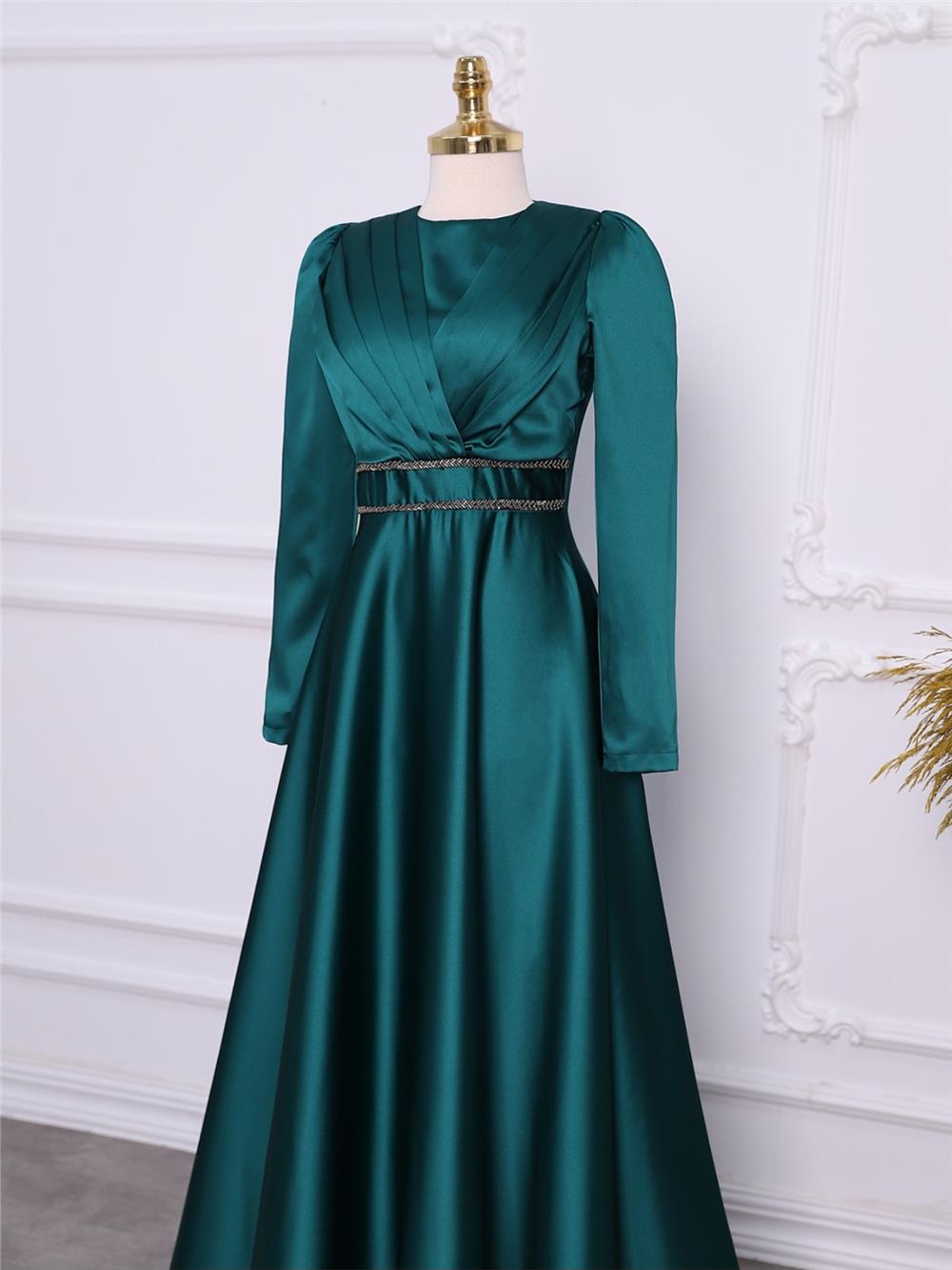 Önü Drapeli Beli Boncuklu Saten Abiye -Zümrüt-316-4363-R17