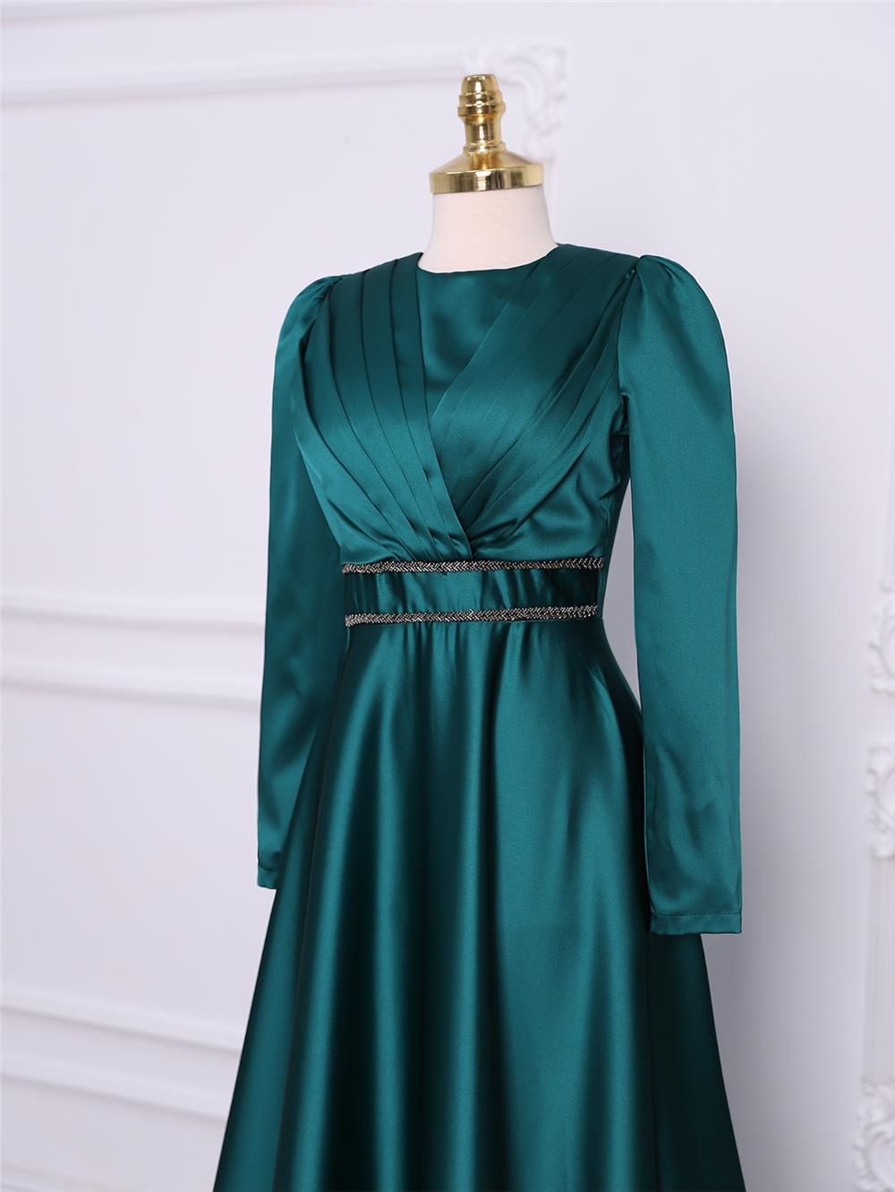 Önü Drapeli Beli Boncuklu Saten Abiye -Zümrüt-316-4363-R17