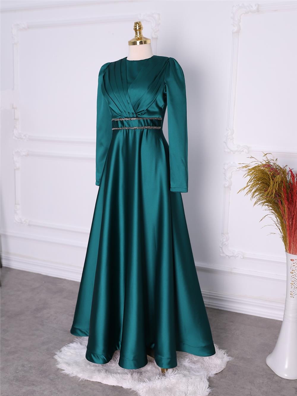Önü Drapeli Beli Boncuklu Saten Abiye -Zümrüt-316-4363-R17