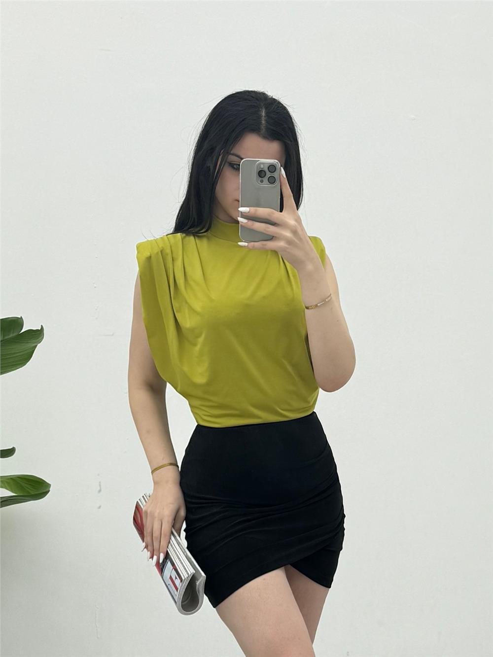 Zero Sleeve Padding Sandy Blouse -Oil Green-246-2645-R72