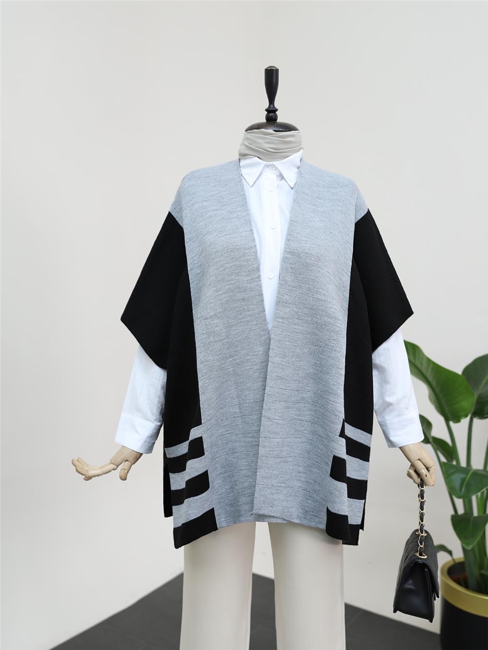 Side Slit Short Sleeve Knitwear Poncho -Black-109-9875-R01