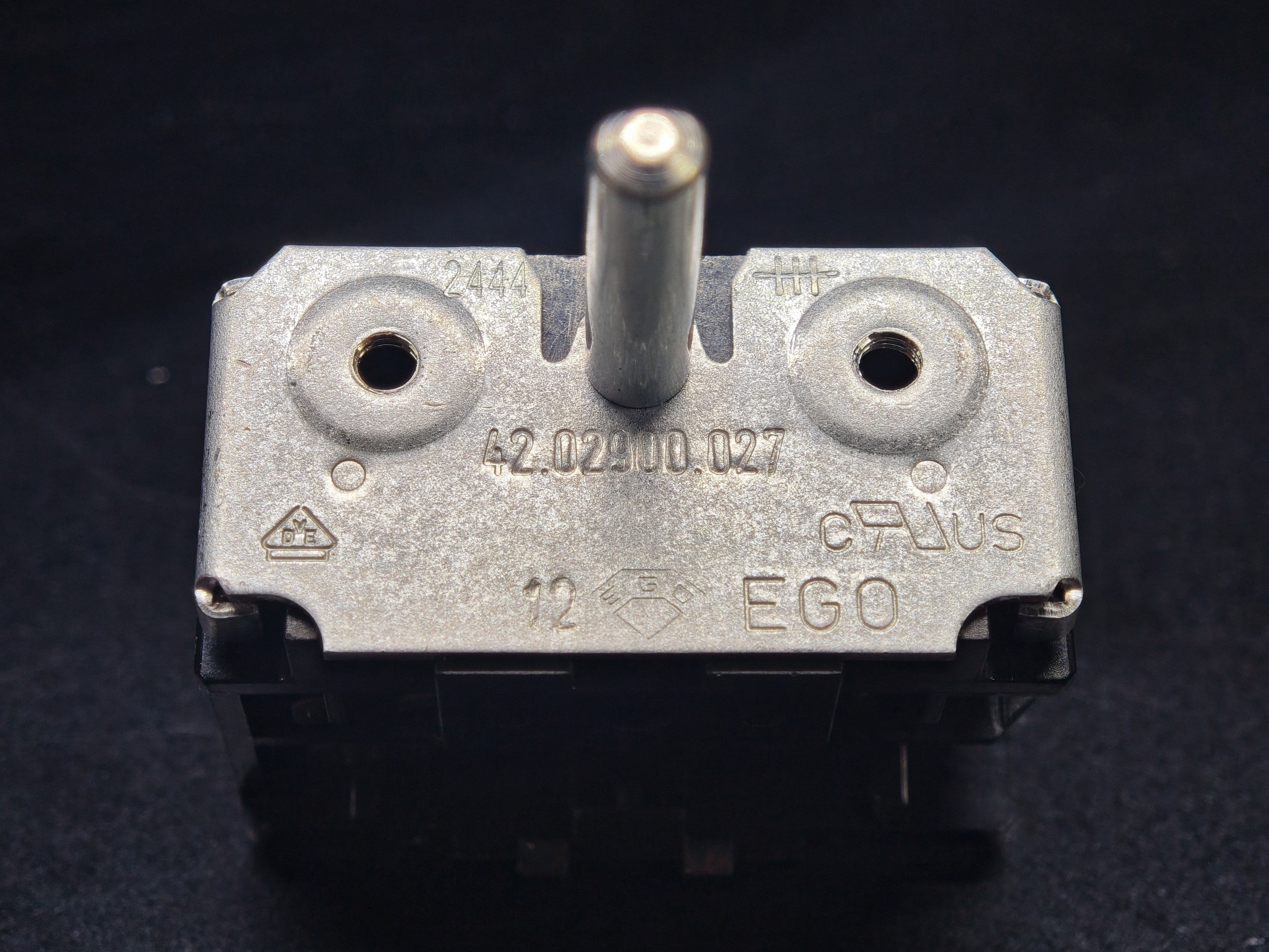 EGO 42.02900.027 0-1 Kademeli 16A Bakalit Şalter