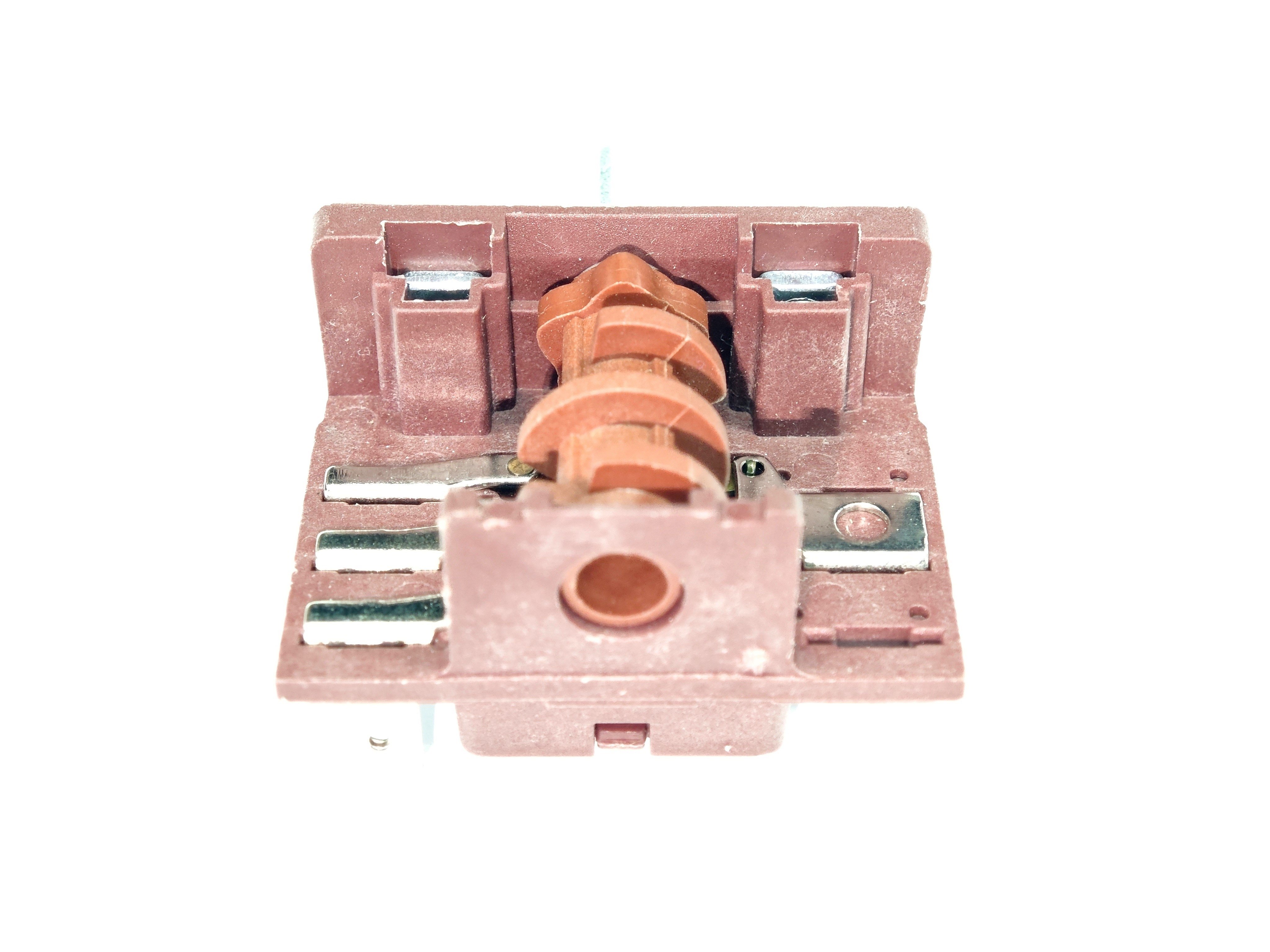 Polyemit Çevirmeli Şalter 3+2 AC3 4 Kademe Kahverengi