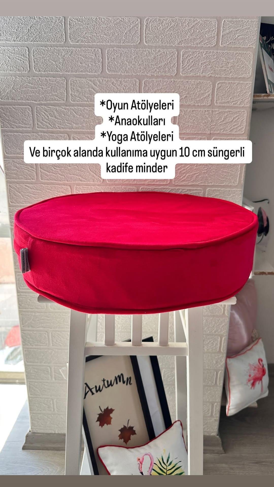 10 CM SÜNGERLİ - DÜZ KIRMIZI KADİFE - YUVARLAK MİNDER