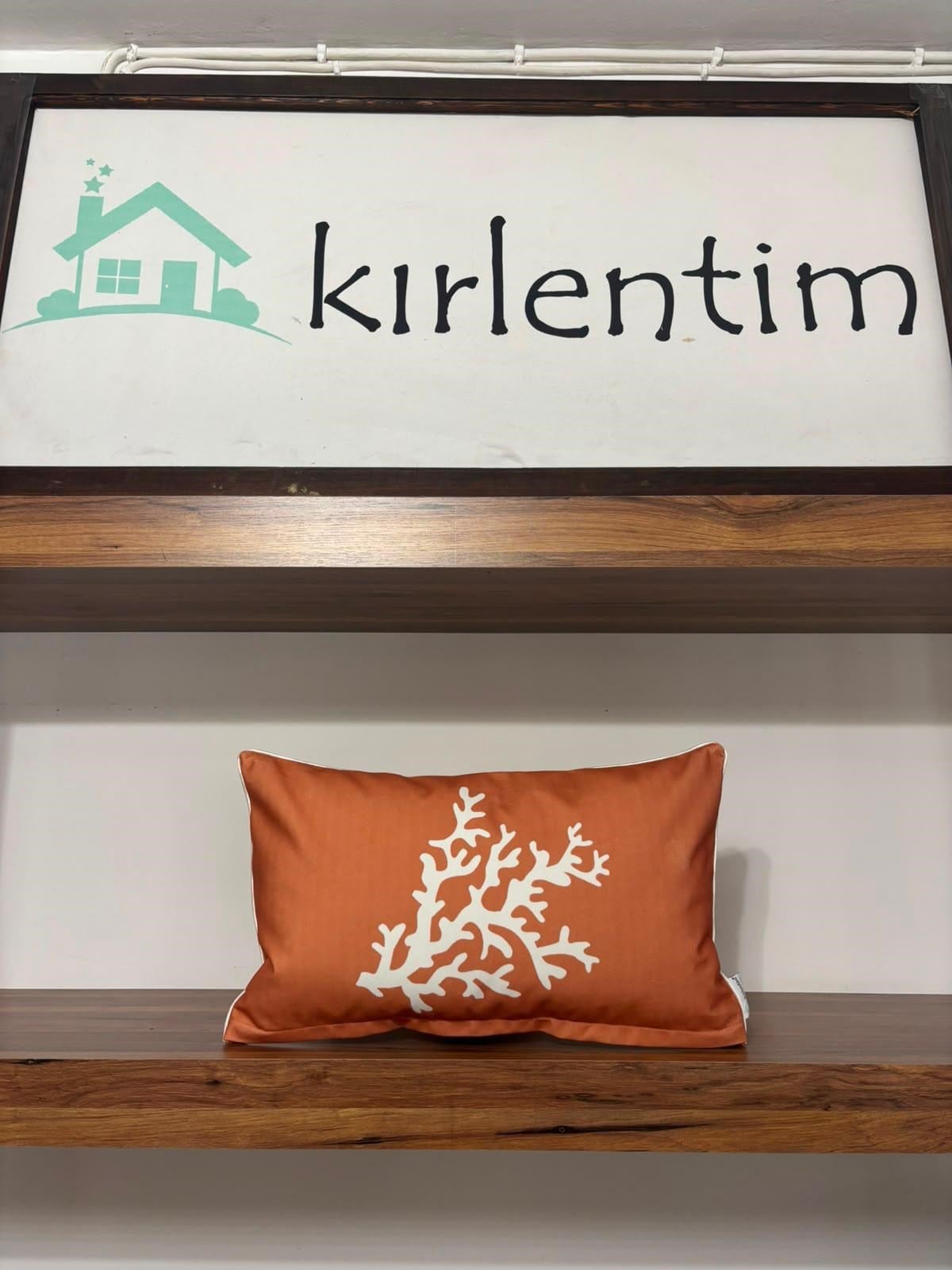 E461 KİREMİT ZEMİN BEYAZ MERCAN DESENLİ KIRLENT