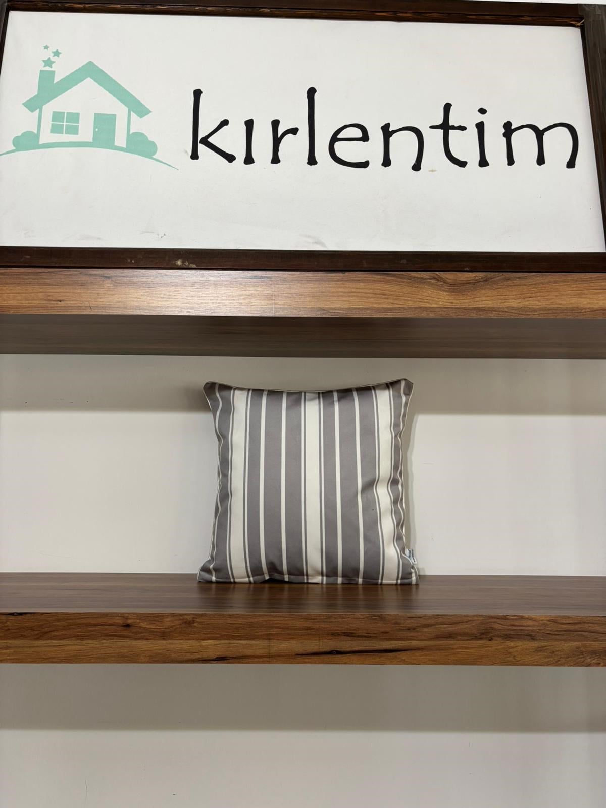 E495C GRİ ZEMİNLİ BEYAZ ÇİZGİLİ KIRLENT