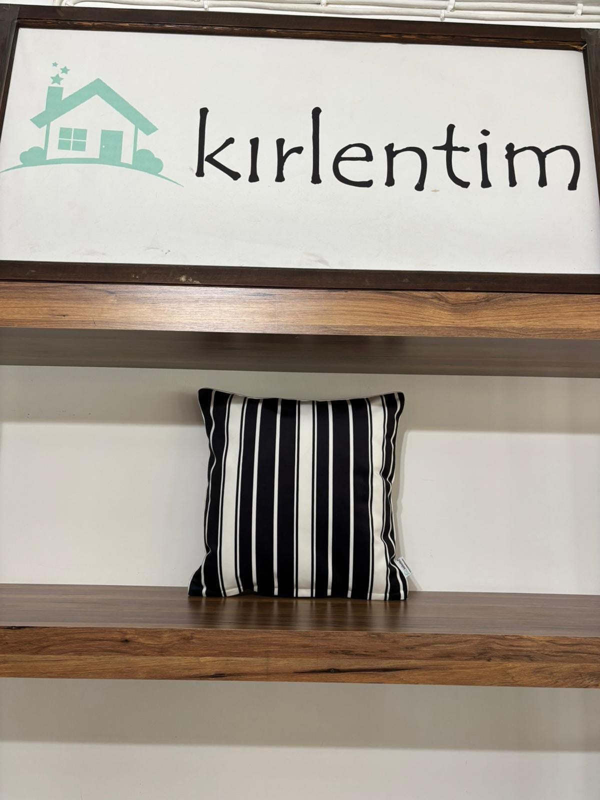 E495C SİYAH ZEMİN KRILENT