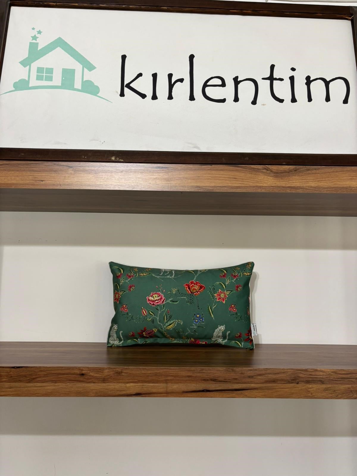 E651 YEŞİL ZEMİN TROPİKAL KIRLENT