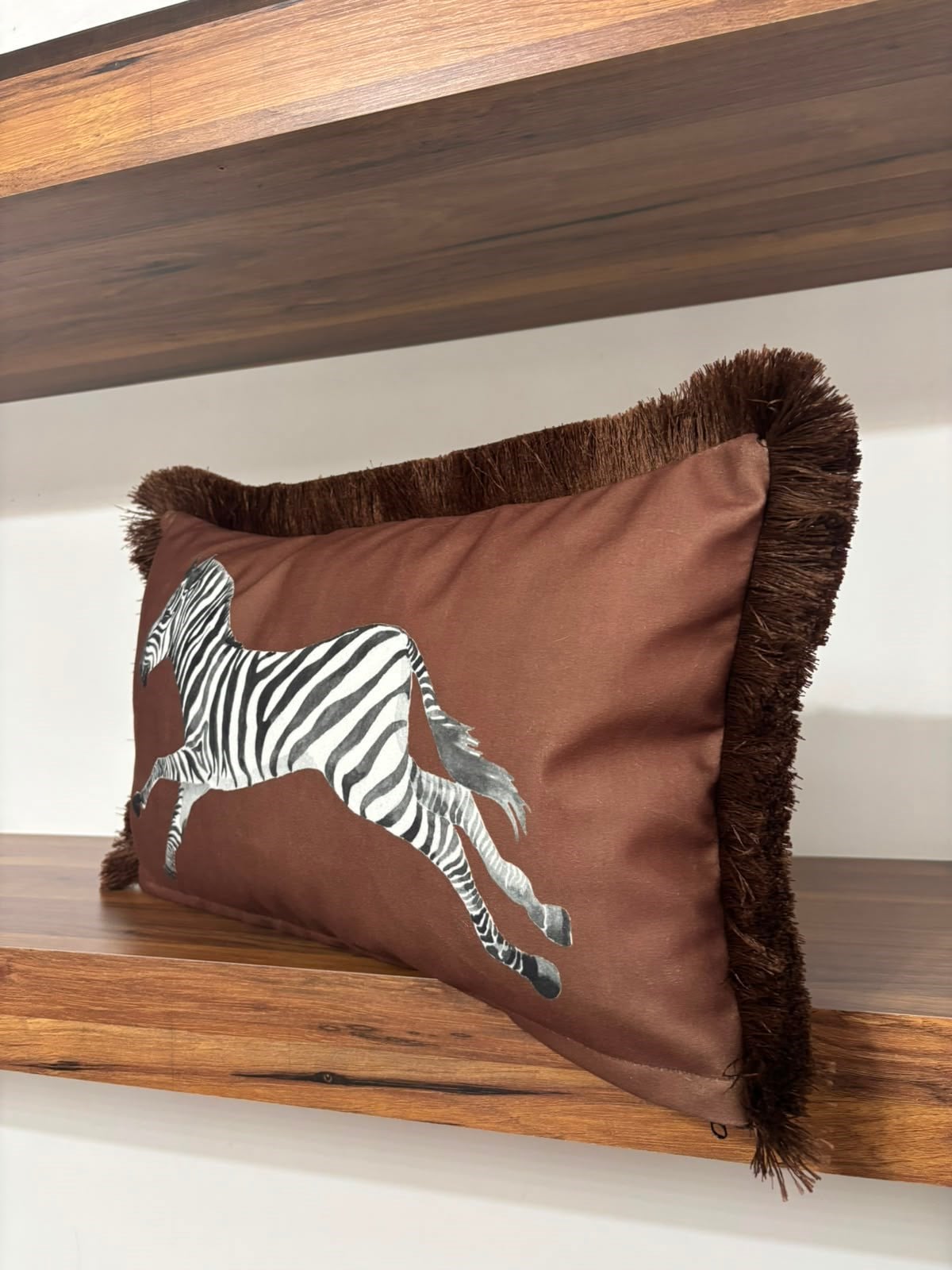 E712 30*50 PÜSKÜLLÜ KAHVE ZEMİNLİ KOŞAN ZEBRA KIRLENT