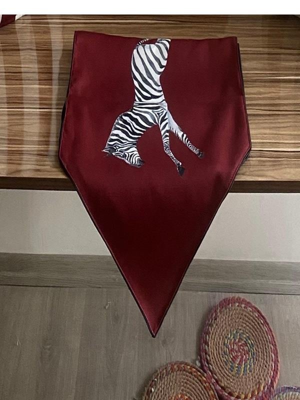 E712BRDRNR BORDO ZEMİN DİJİTAL BASKILI RUNNER