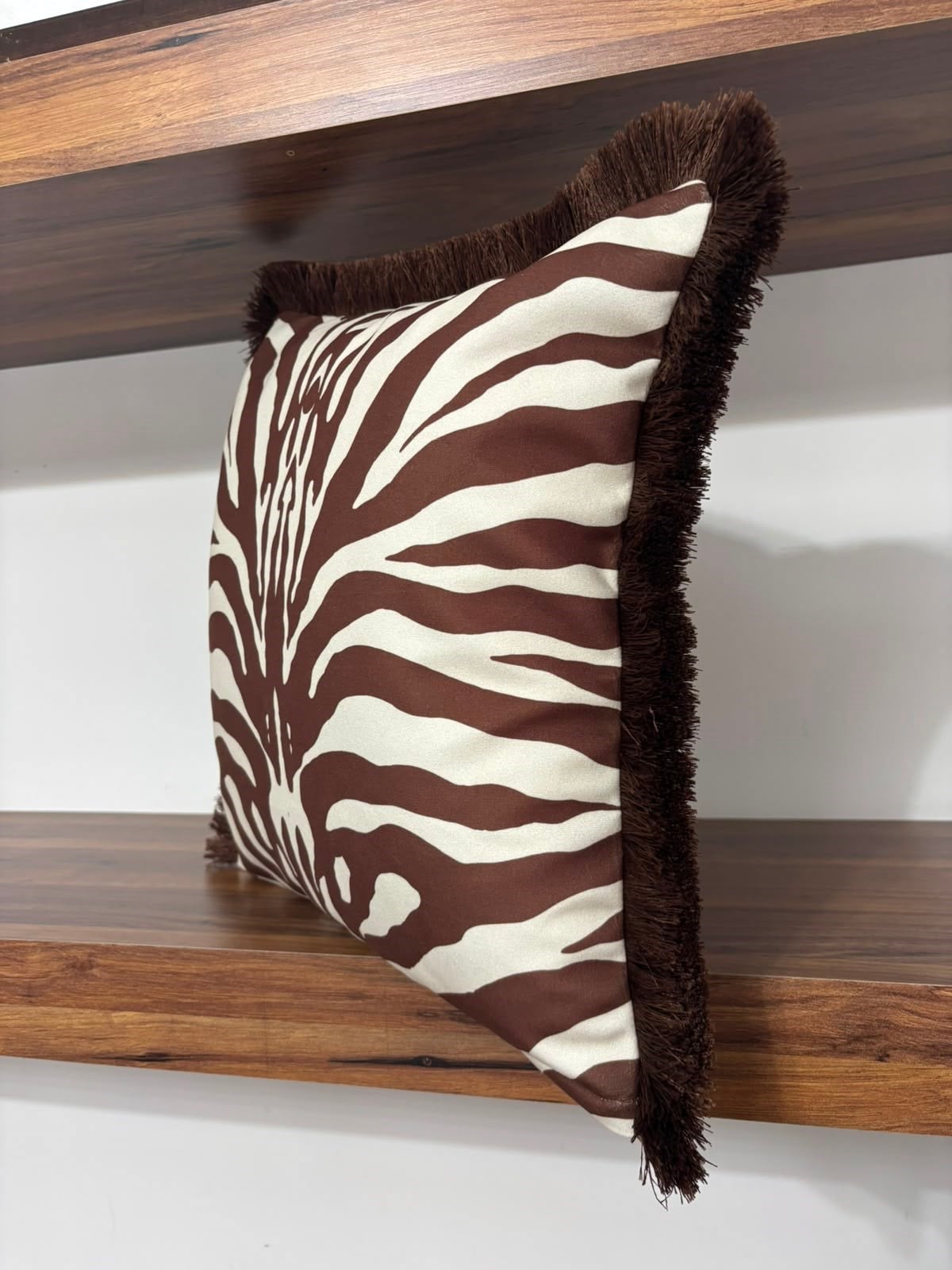 E714 PÜSKÜLLÜ KAHVE-KREM ZEBRA DESENLİ KIRLENT