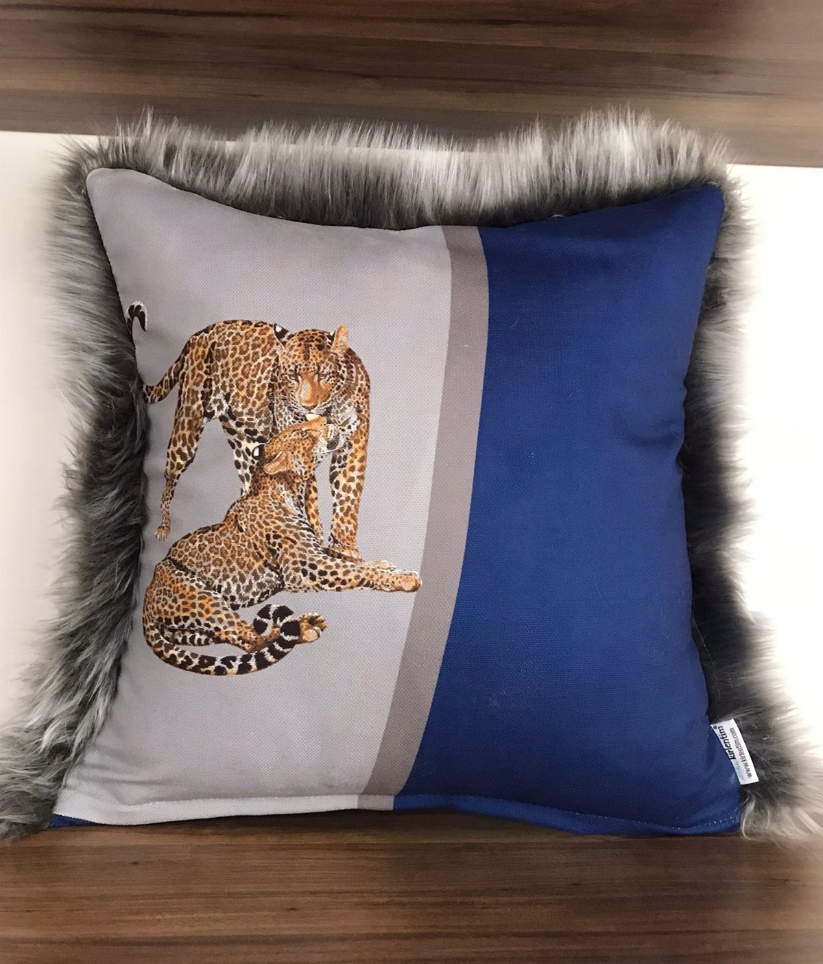 E971 GRİ-LACİVERT KENARLARI GRİ PELUŞLU LEOPAR