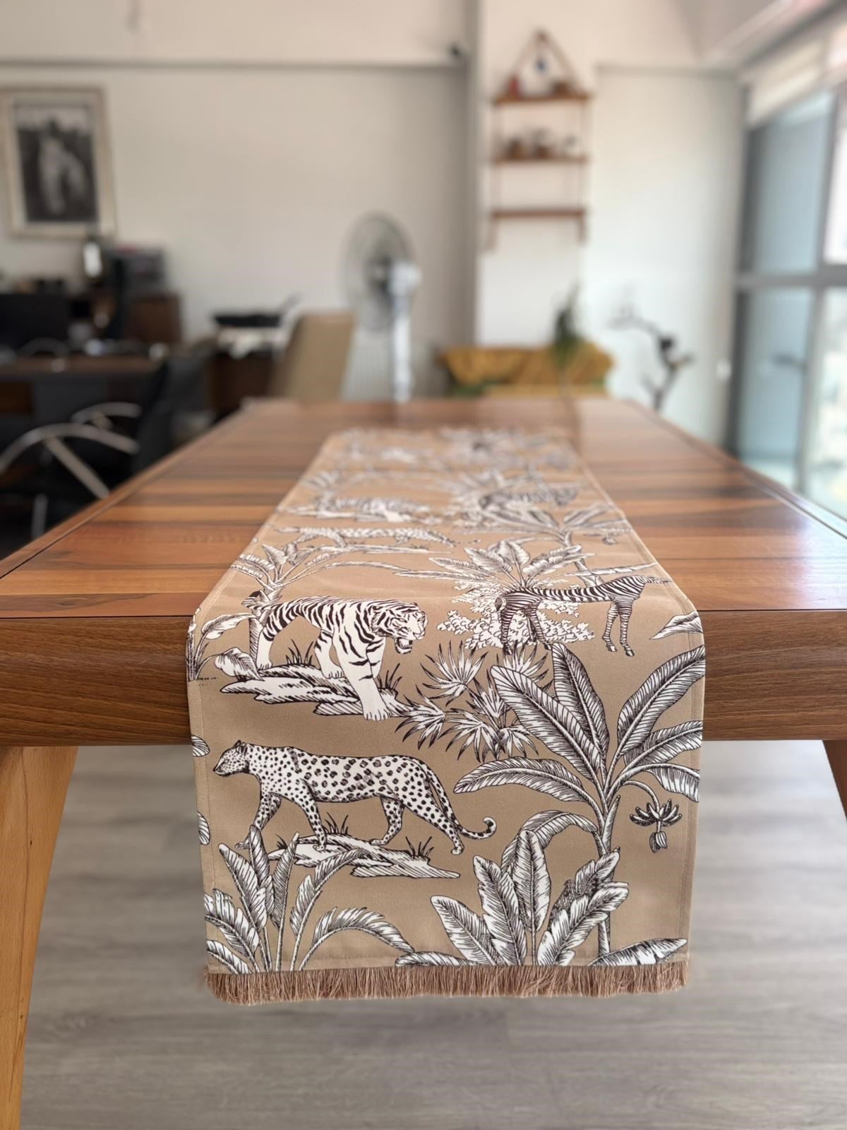 H1219 KREM ZEMİN TROPİKAL DESENLİ PÜSKÜLLÜ RUNNER
