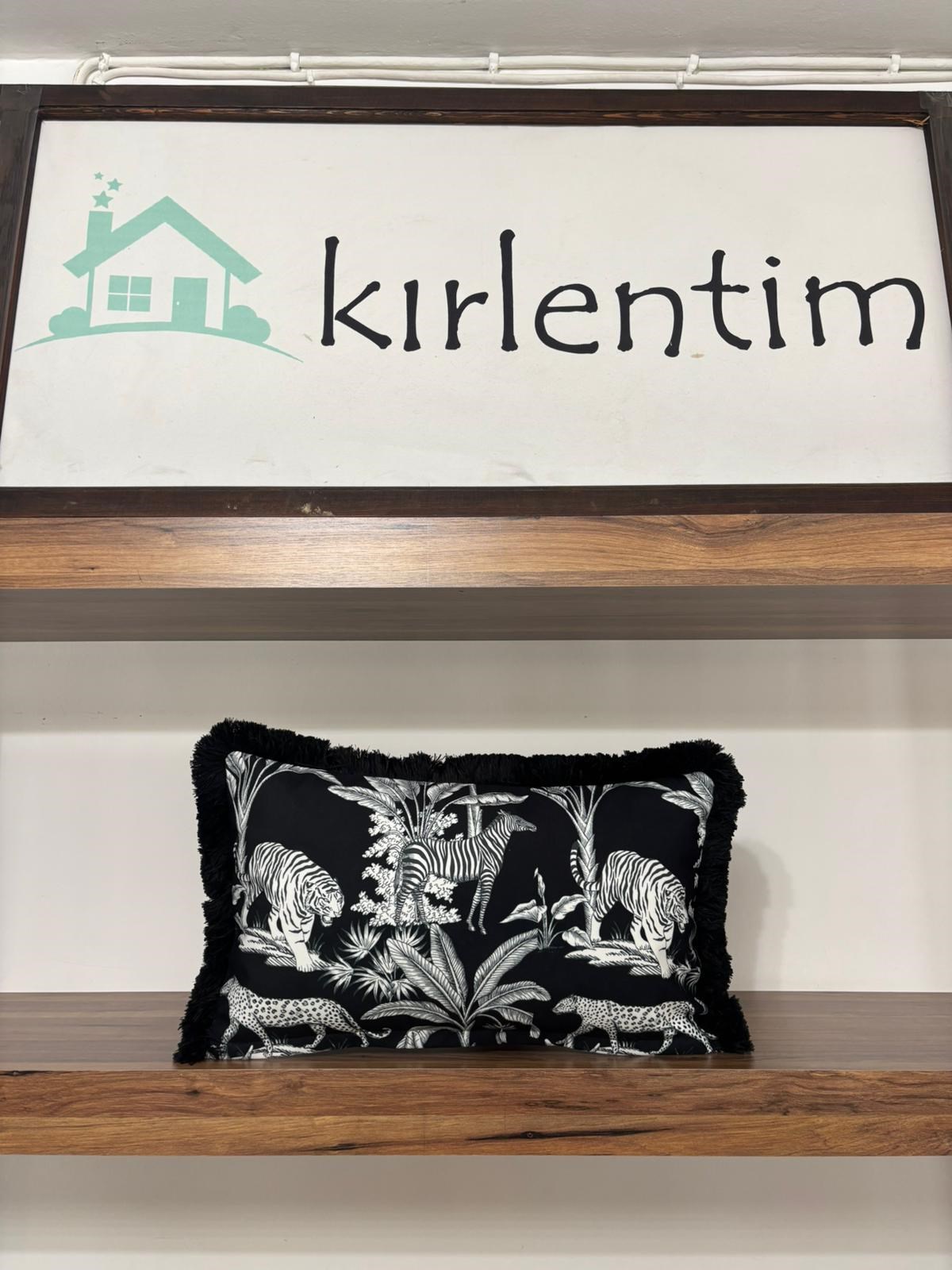 H1219 SİYAH ZEMİN TROPİKAL DESENLİ PÜSKÜLLÜ 30*50 KIRLENT