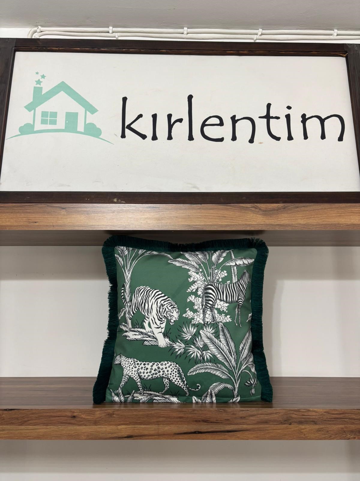 H1219 YEŞİL ZEMİN TROPİKAL DESENLİ PÜSKÜLLÜ KIRLENT