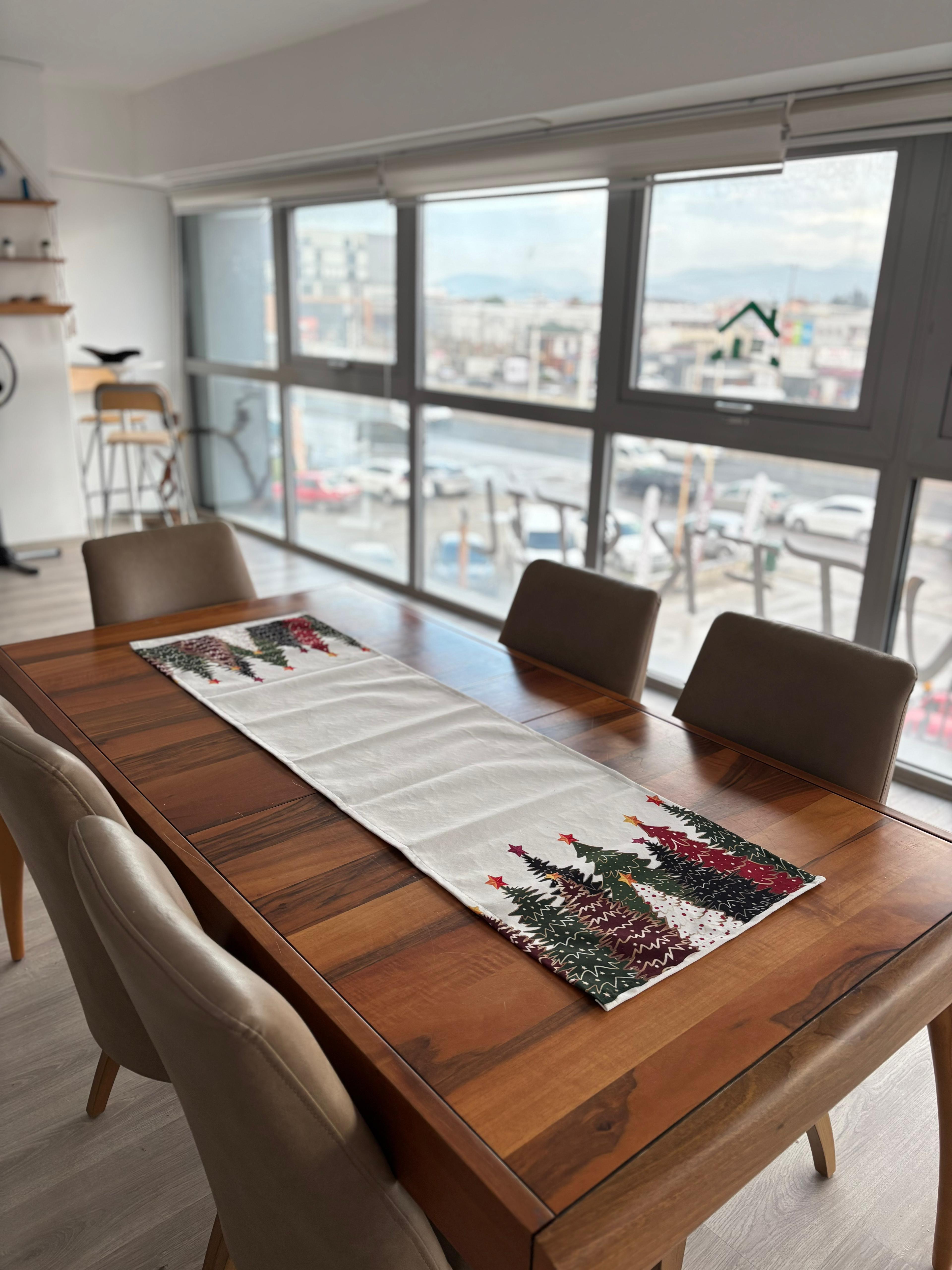 H1264-RNR RENKLİ ÇAM AĞAÇLARI RUNNER