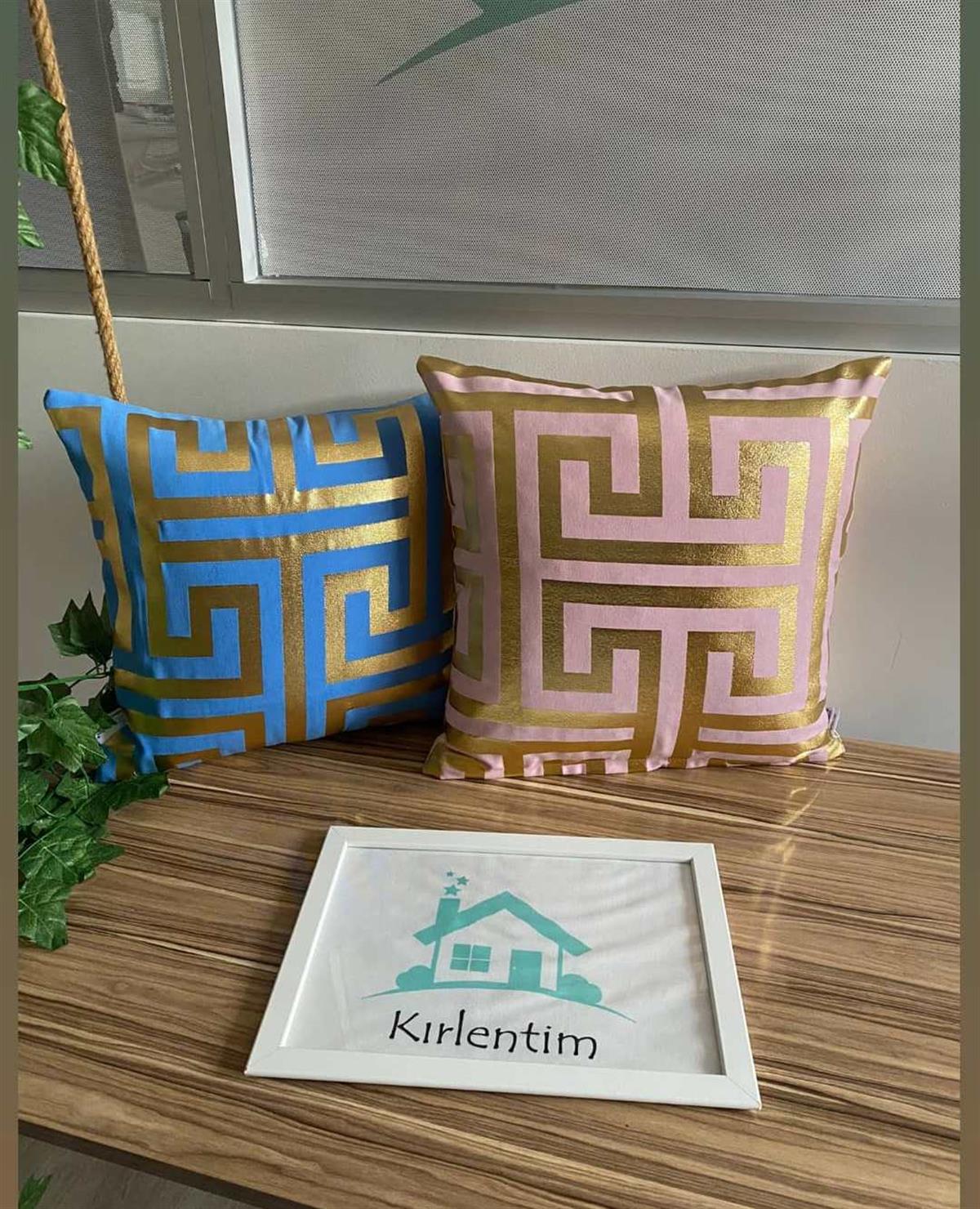 MAVİ ZEMİN LABİRENT DESEN ALTIN VARAK BASKILI