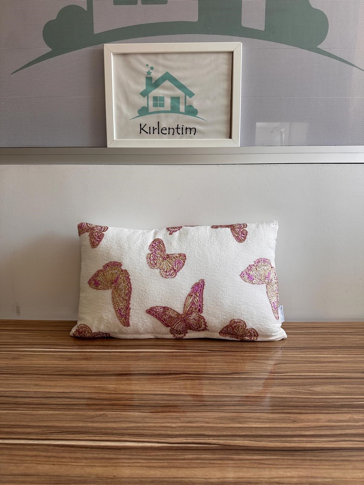 RENKLİ KELEBEK DESENLİ JAKARLI 30*50 KIRLENT