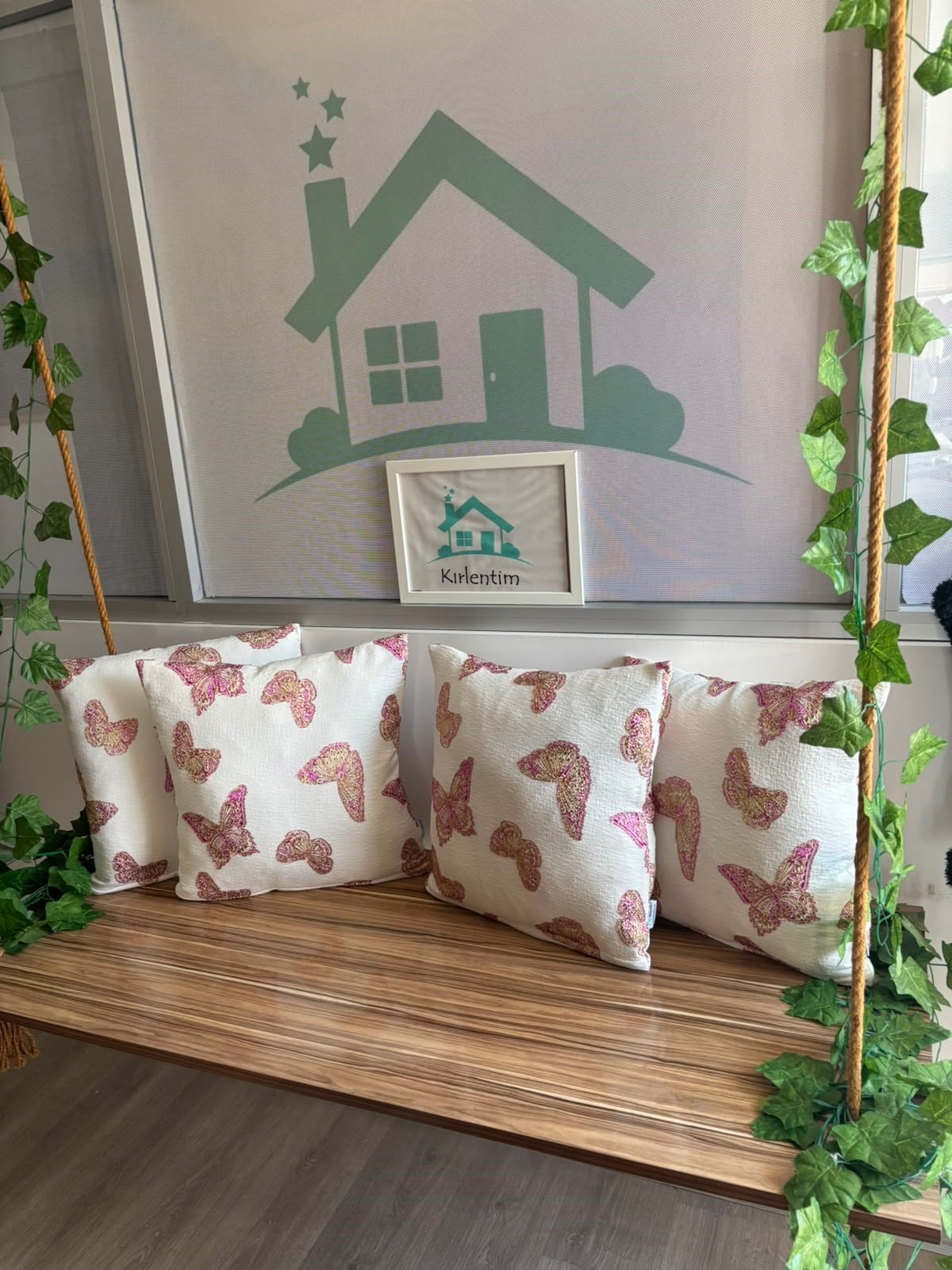 RENKLİ KELEBEK DESENLİ JAKARLI 4'LÜ KOMBİN SET
