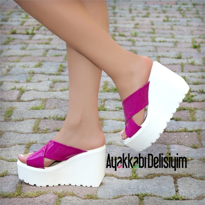 Fizi Rugan Fuşya Dolgu Topuklu Terlik