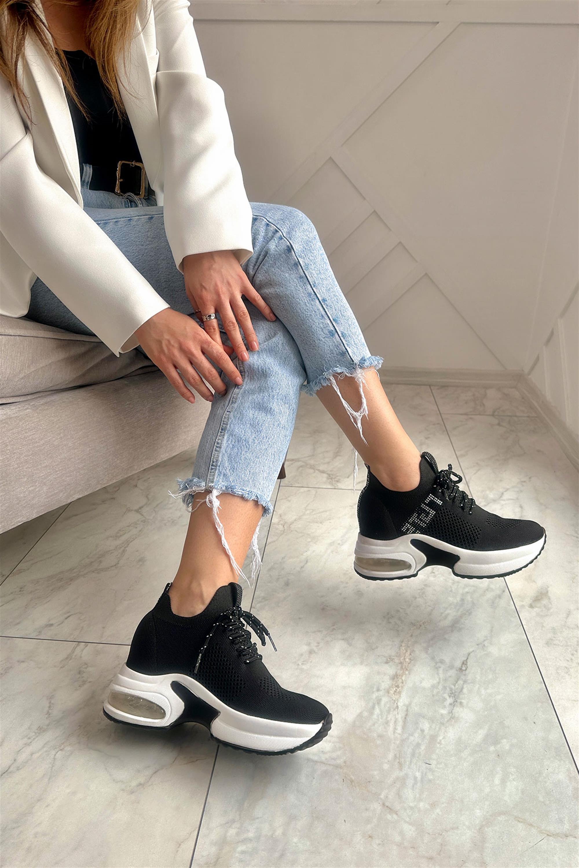 Arnolas Siyah Taşlı Triko Gizli Dolgu Topuklu Air Taban Kadın Sneaker Spor Ayakkabı