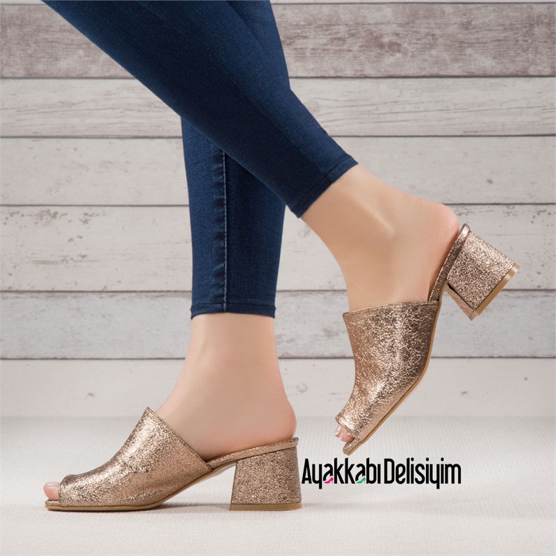 Bodoni Bronz Kısa Topuk Terlik