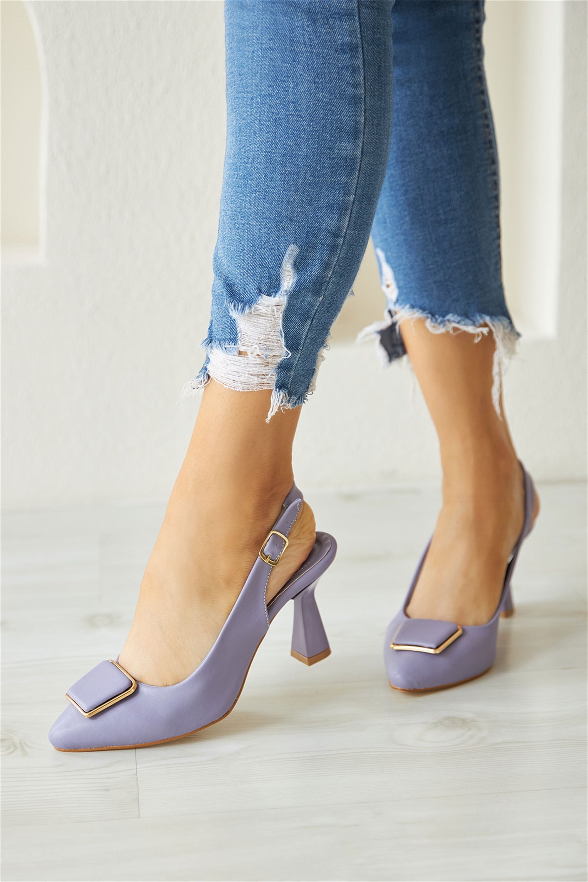 Feribe Lila Rengi Arkası Açık Topuklu Stiletto Ayakkabı