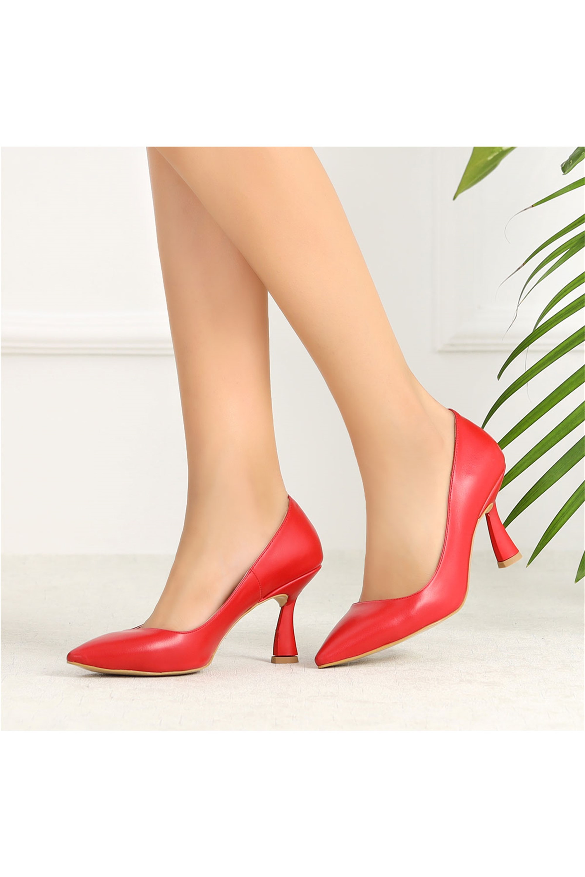 Lindas Kırmızı İnce Topuklu Kadın Stiletto