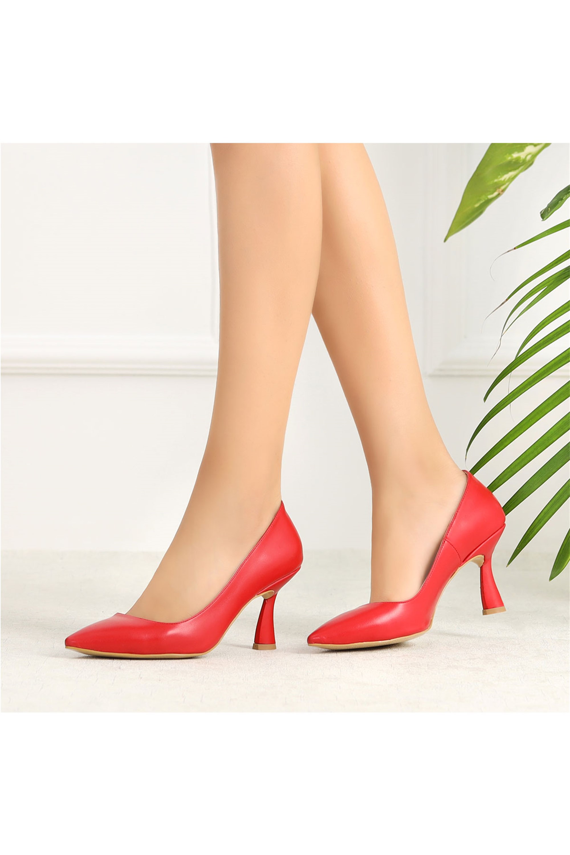 Lindas Kırmızı İnce Topuklu Kadın Stiletto