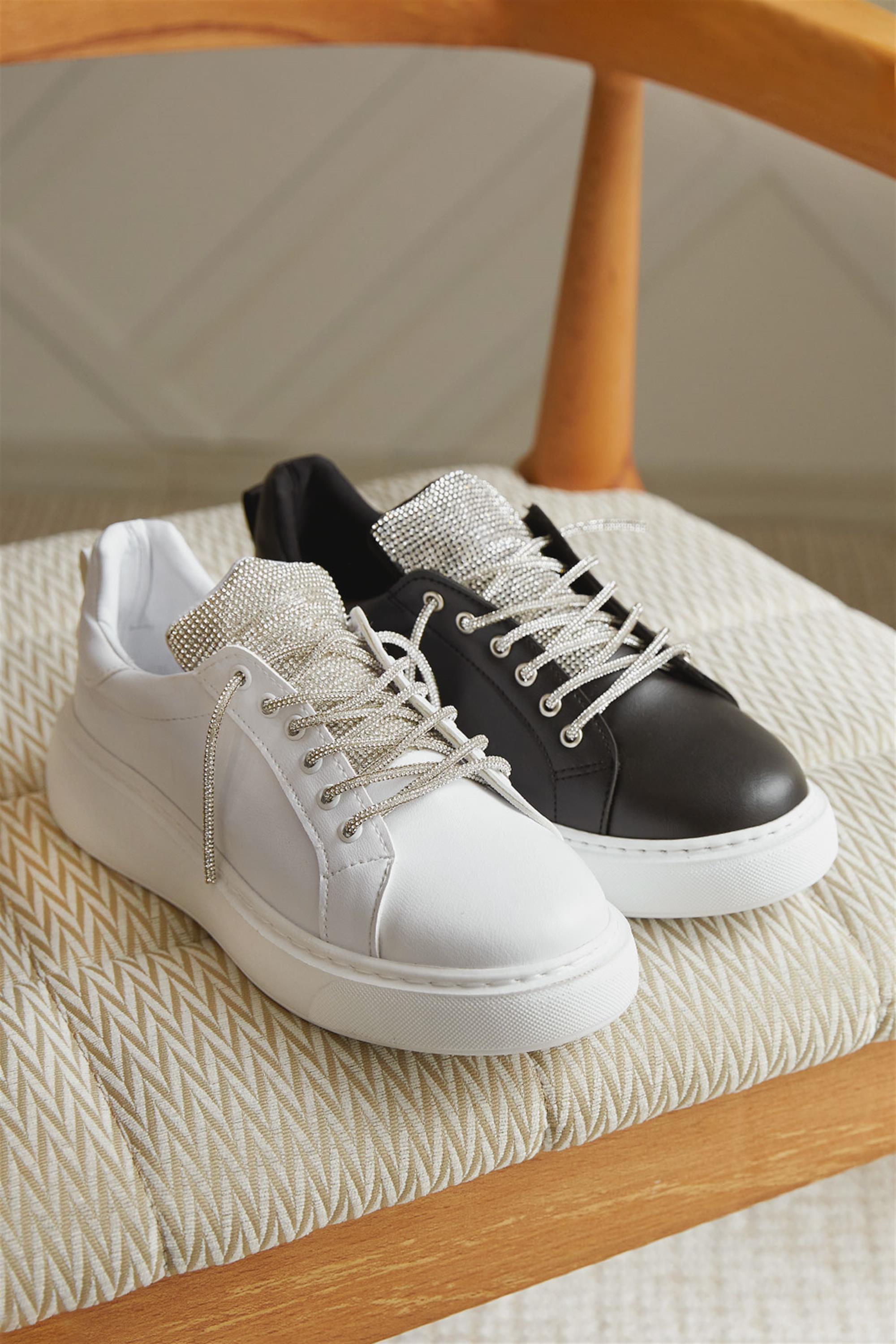 Loki Siyah Taşlı Sneaker Kadın Spor Ayakkabı