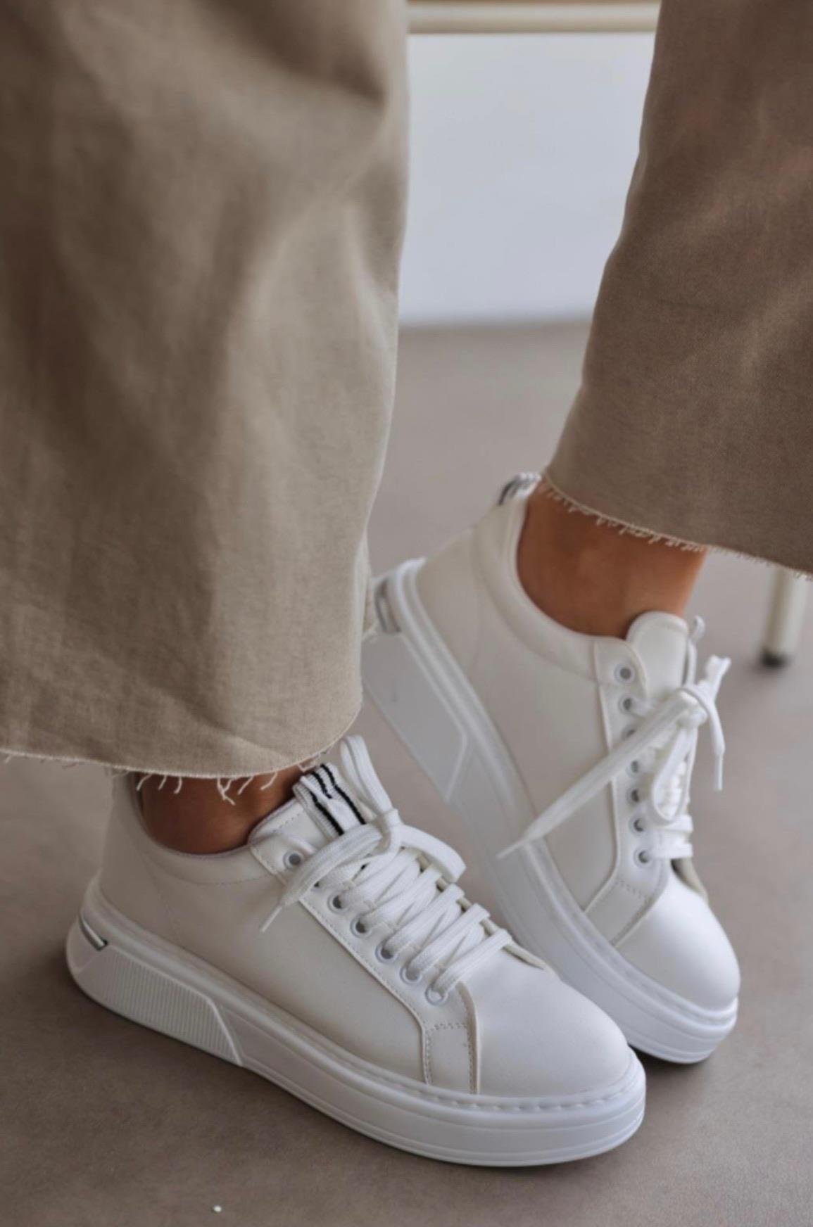 Losira Beyaz Kalın Taban Bağcıklı Rahat Kadın Sneaker Spor Ayakkabı