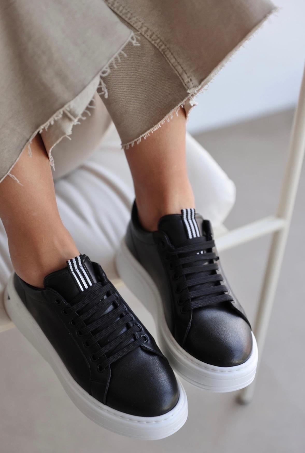 Losira Siyah Kalın Taban Bağcıklı Rahat Kadın Sneaker Spor Ayakkabı