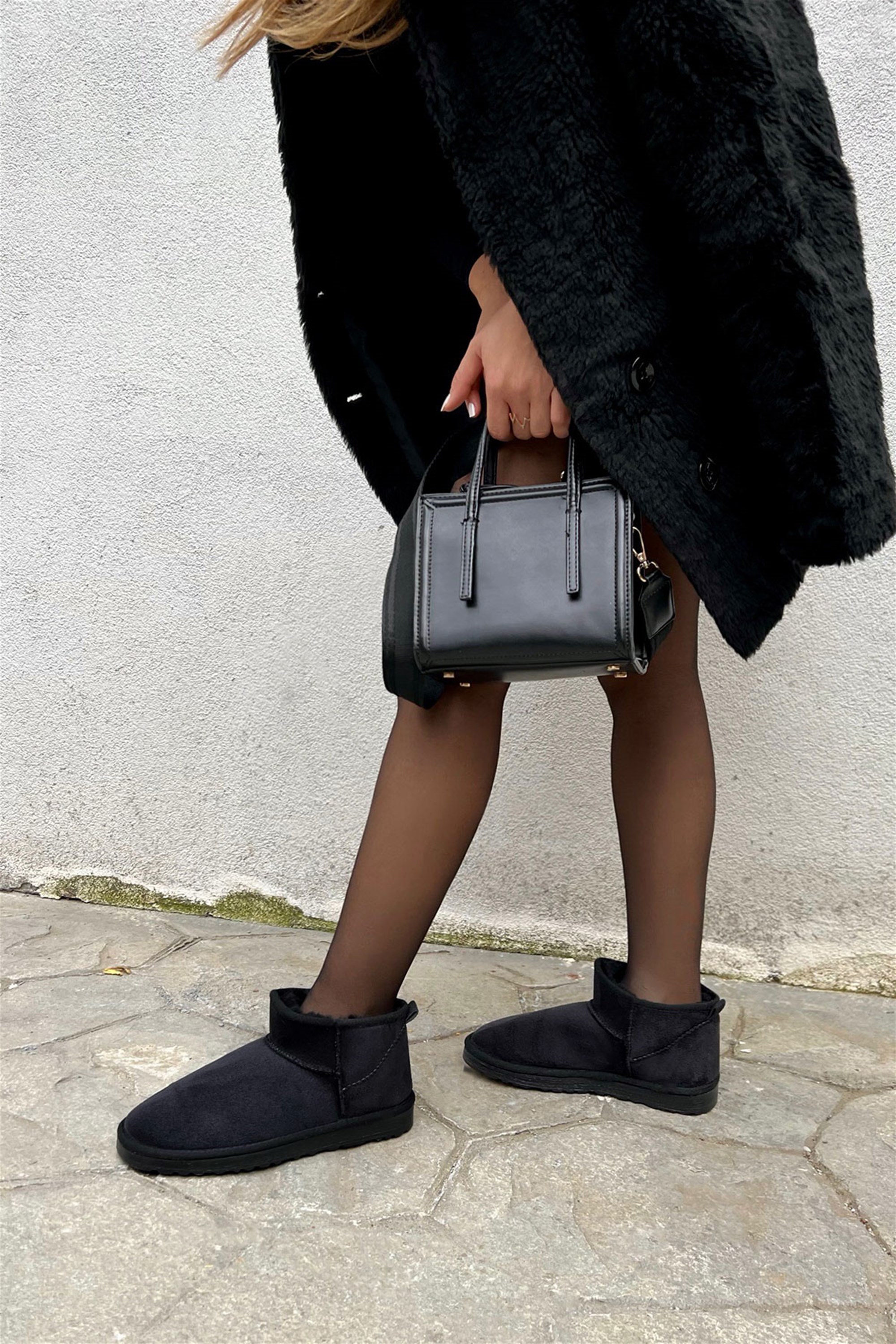 Mimi Kısa Siyah Bot