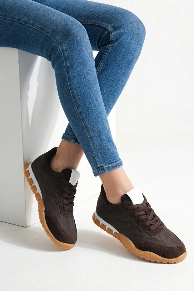 MUNA SNEAKERS