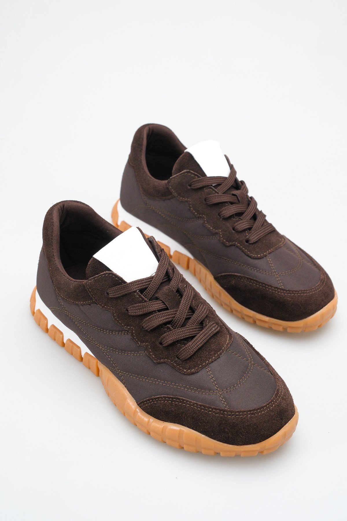 MUNA SNEAKERS