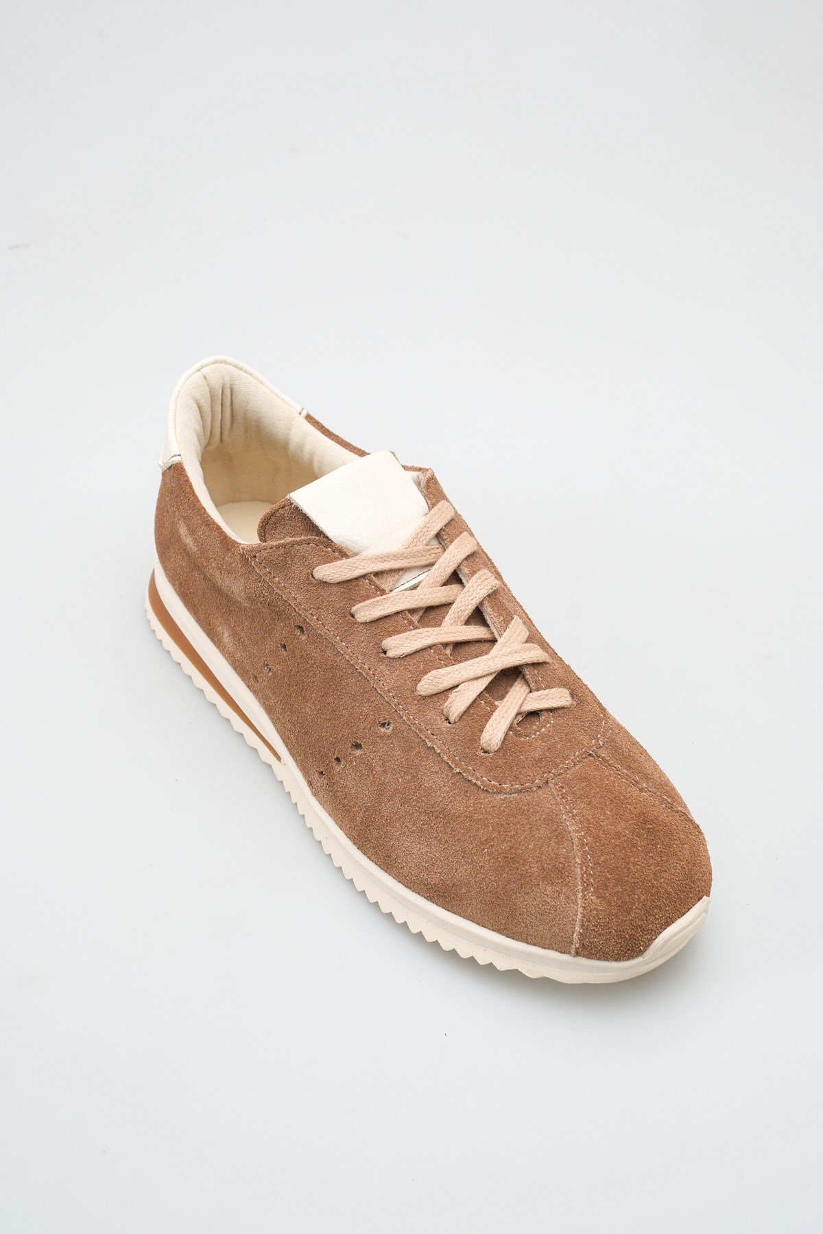 NOVA SNEAKERS