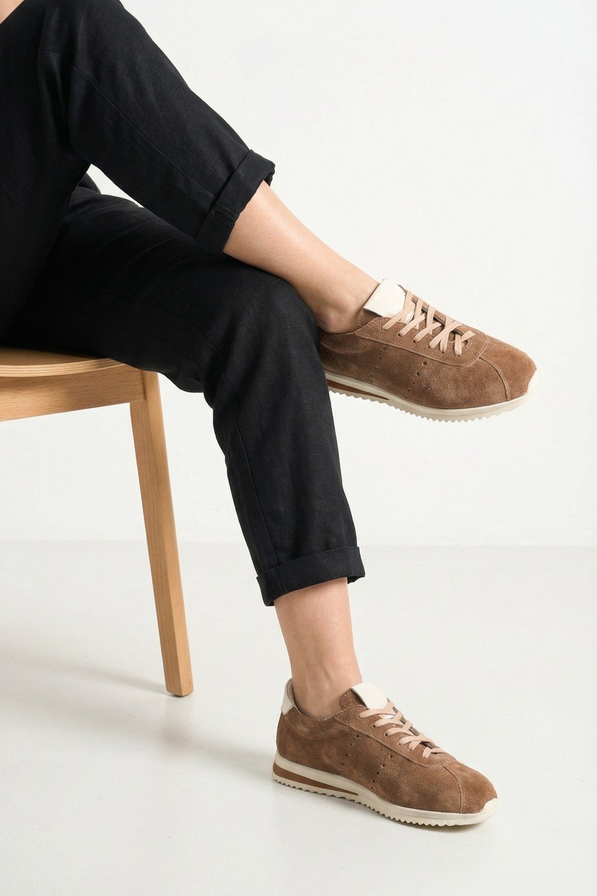 NOVA SNEAKERS