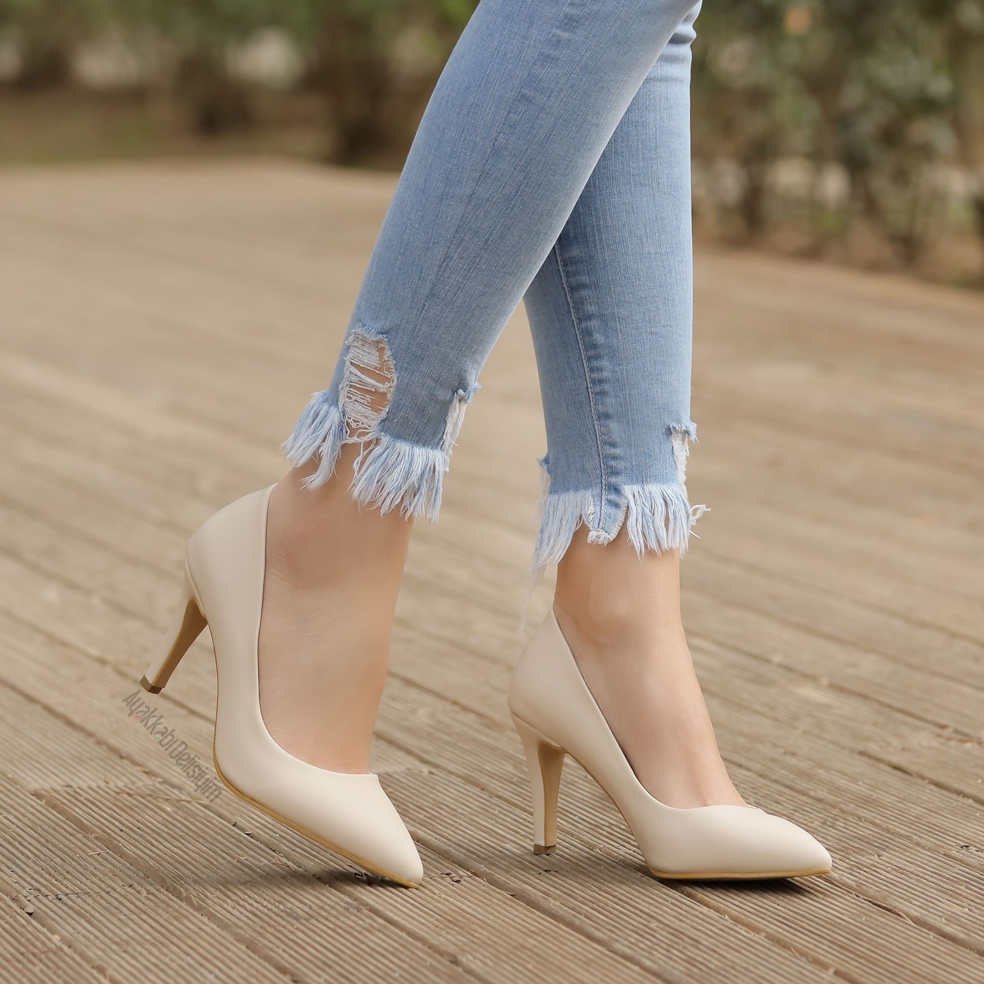 Sani Bej Kısa Topuklu Stiletto