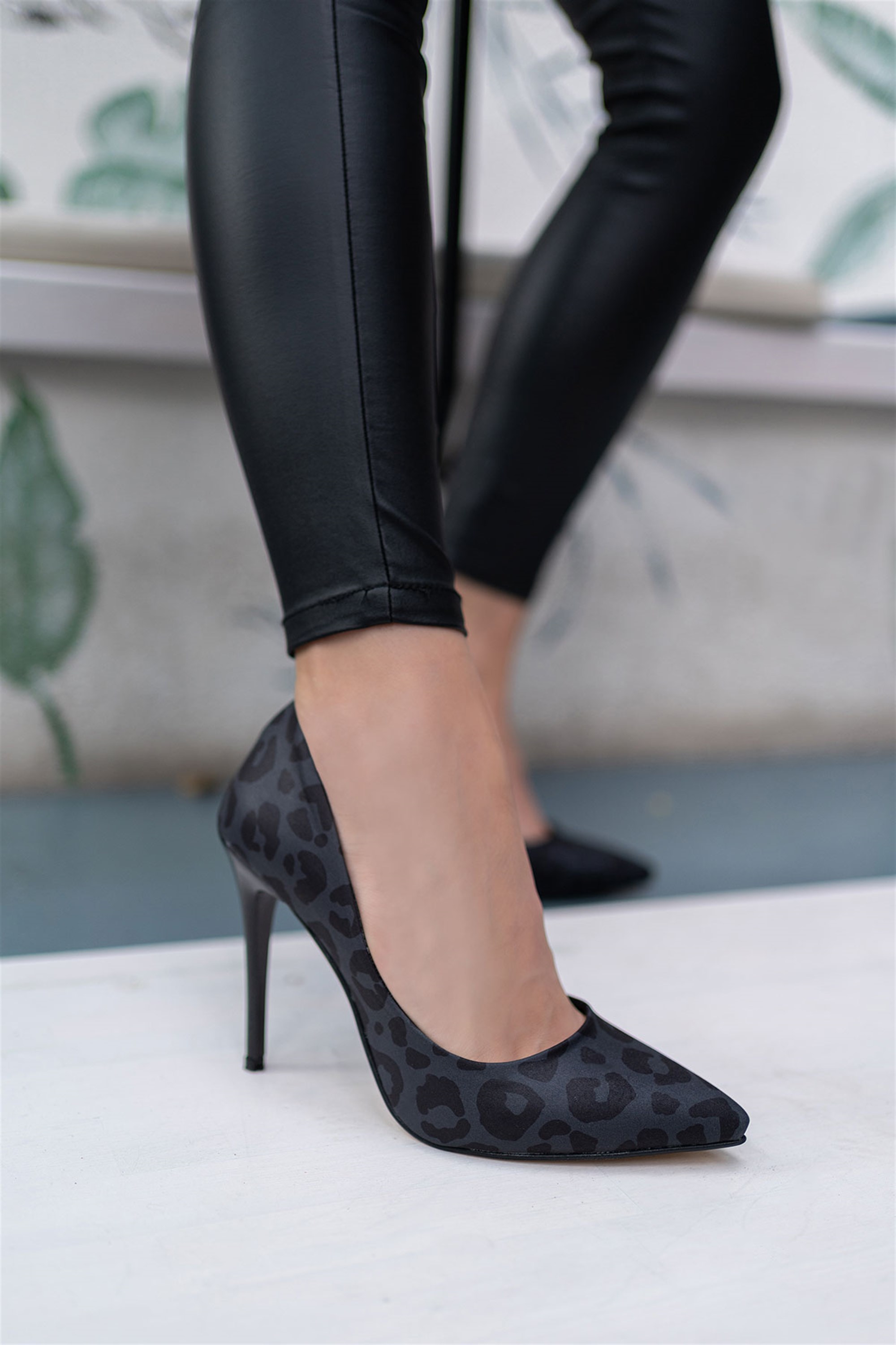 Seviy Siyah Gri İnce Topuklu Kadın Stiletto Ayakkabı