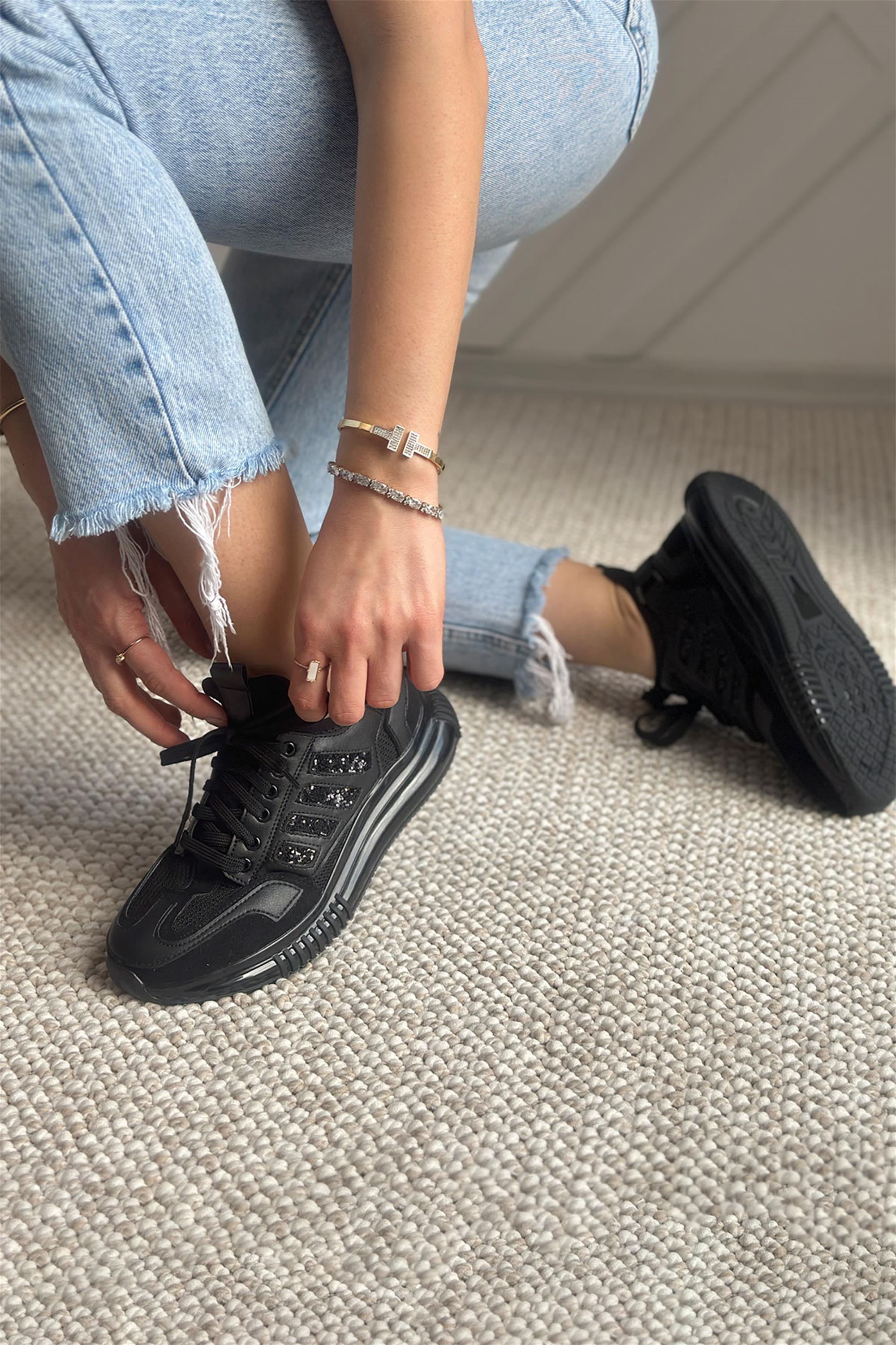 Sopra Siyah Kalın Şeffaf Tabanlı Kadın Sneaker Spor Ayakkabı