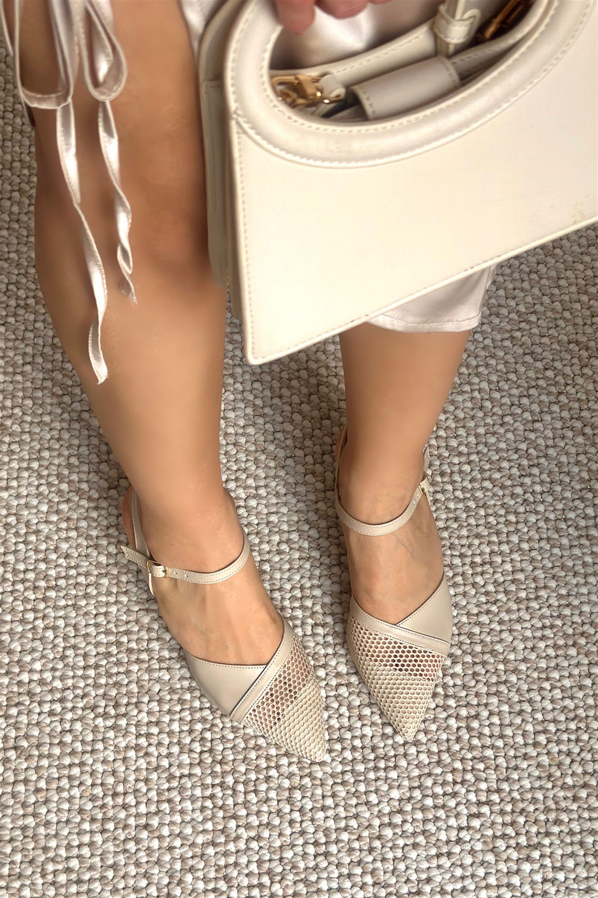 Zeyi Bej Rengi Arkası Açık Tüllü Topuklu Kadın Stiletto Ayakkabı