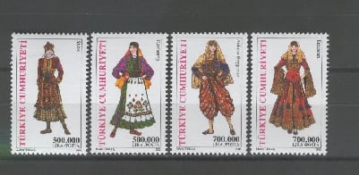 0888 Türk Kadın Kıyafetleri