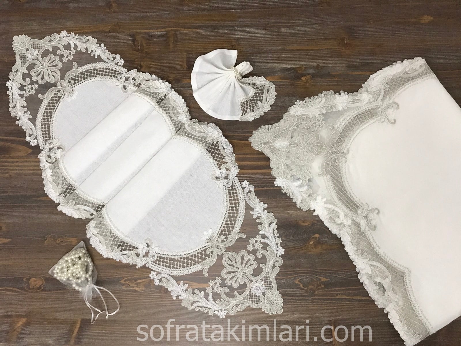Ay Model Masa Örtüsü Takımı -Keseli 