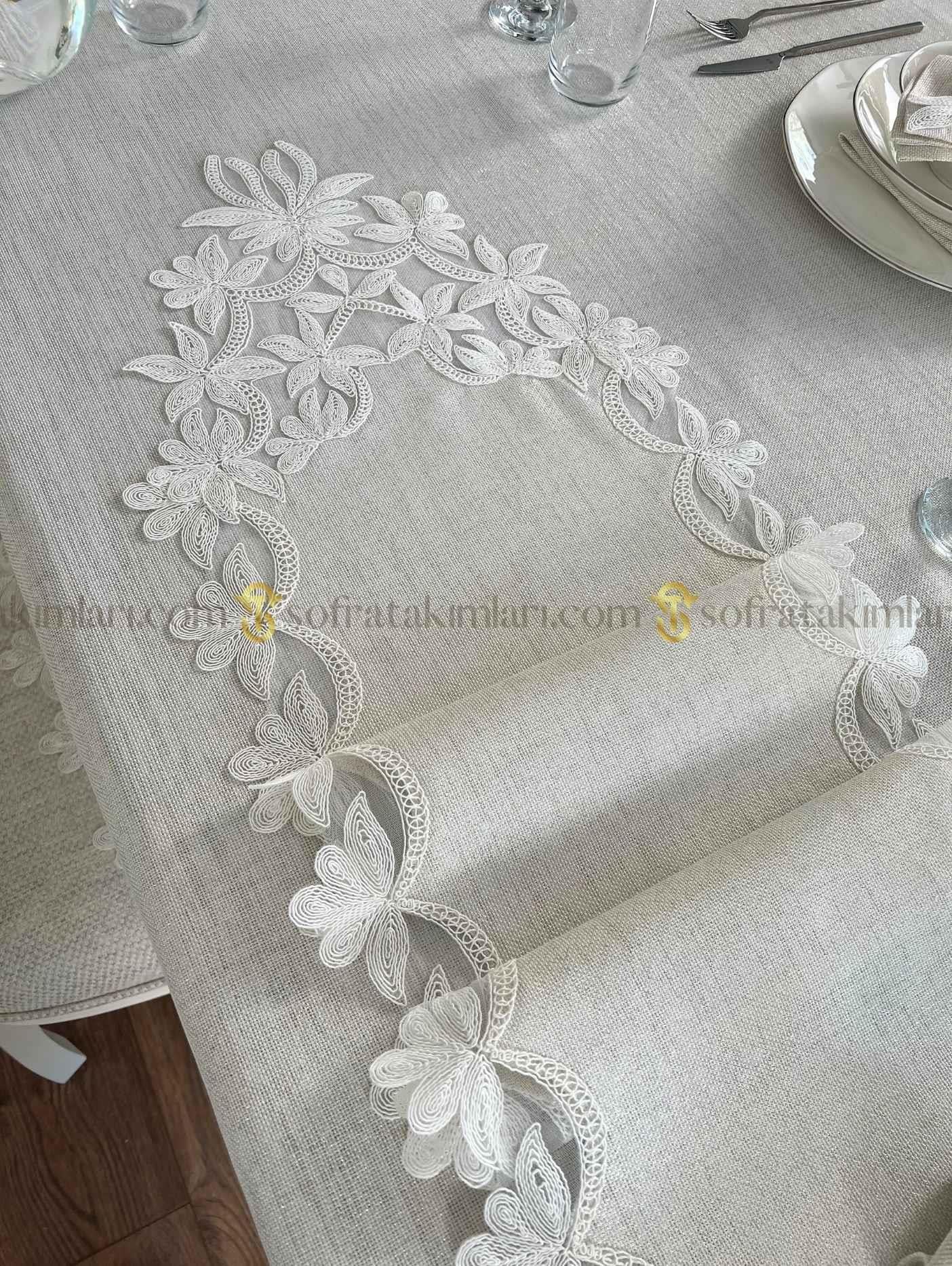 Dina Model Lüx 26 Parça Sofra Takımı - Kırık Beyaz Dantelli - Işıltılı Taş Rengi Kumaş