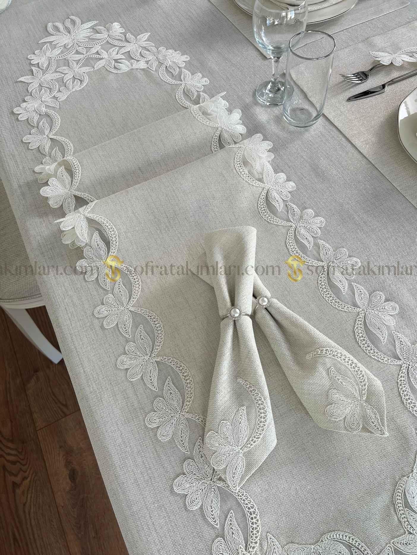 Dina Model Lüx 38 Parça Sofra Takımı Amerikan Servisli Set - Kırık Beyaz Dantelli - Işıltılı Taş Rengi Kumaş