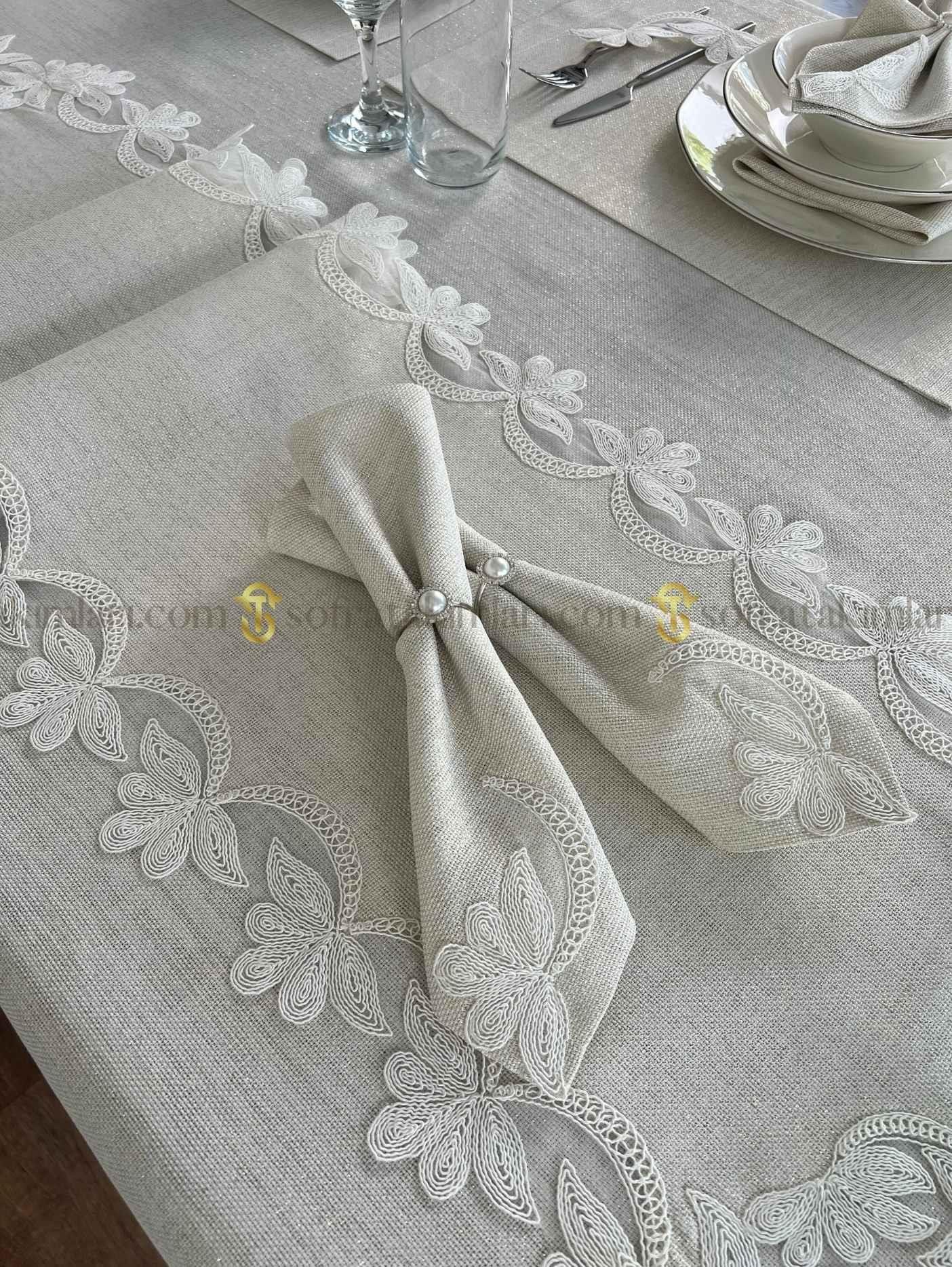 Dina Model Lüx 38 Parça Sofra Takımı Amerikan Servisli Set - Kırık Beyaz Dantelli - Işıltılı Taş Rengi Kumaş