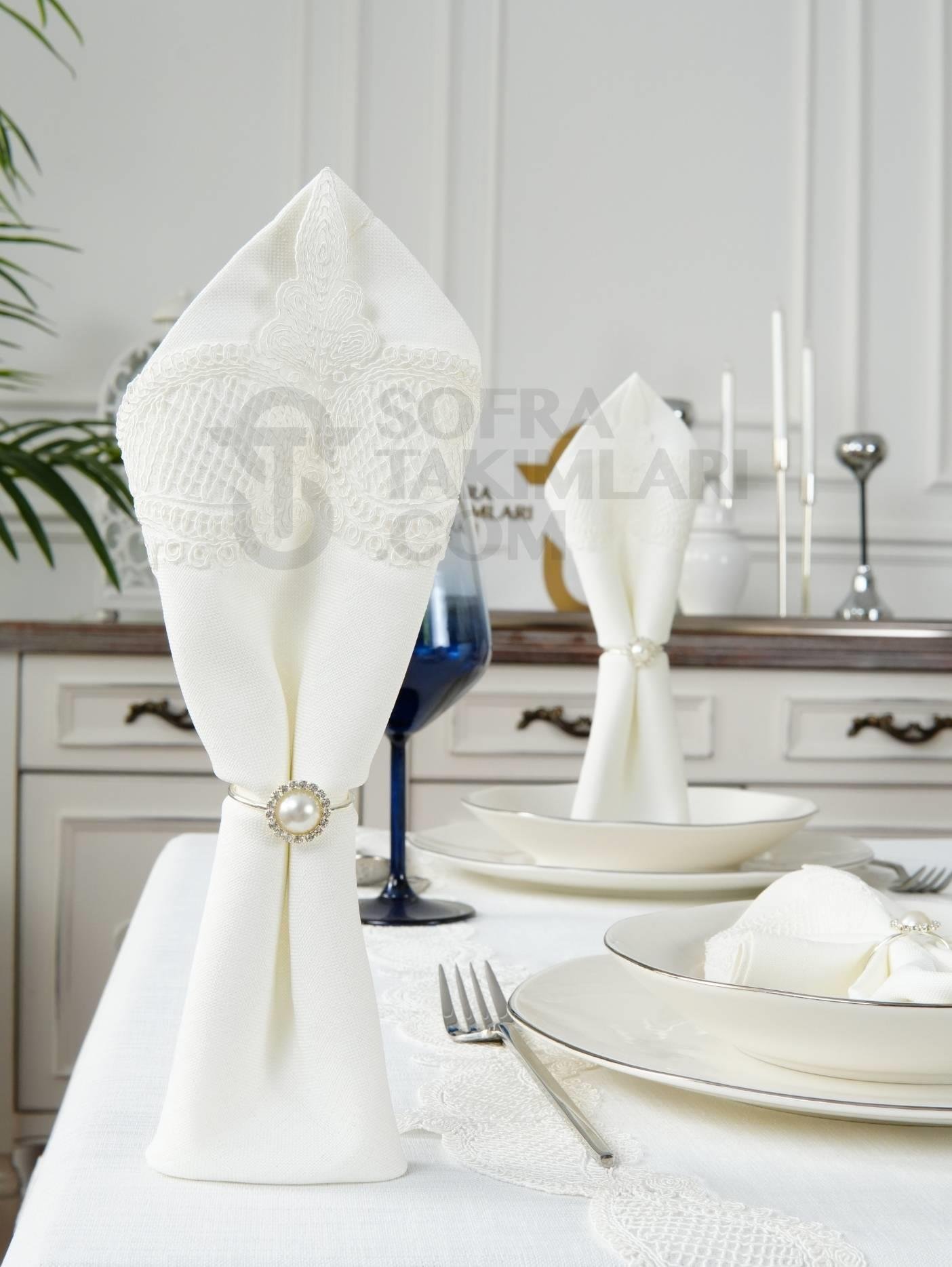 Ela Lüx Masa Örtüsü Takımı 26 Parça